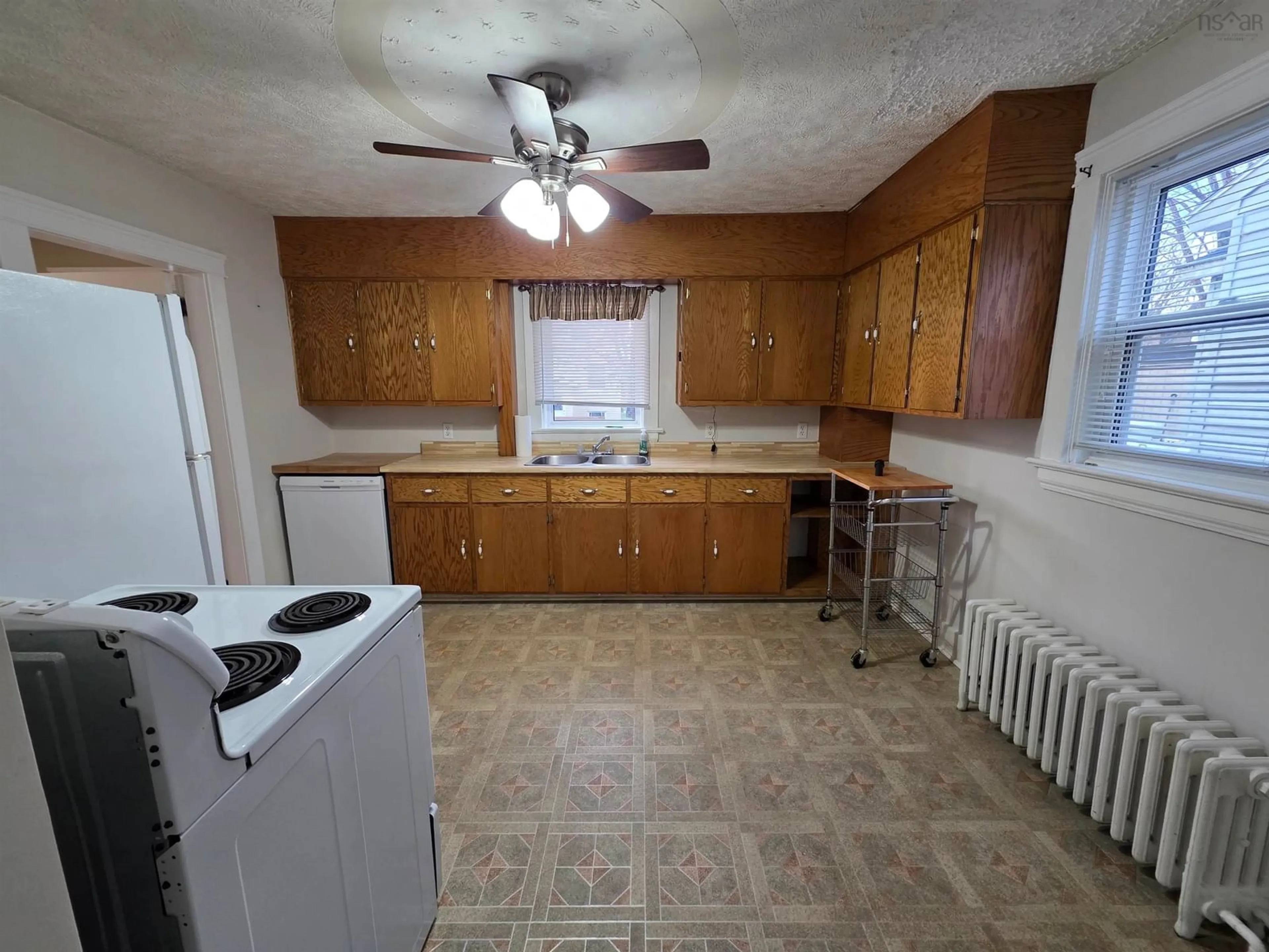 Standard kitchen, unknown for 179 Union St, Sydney Nova Scotia B1P 4Y2