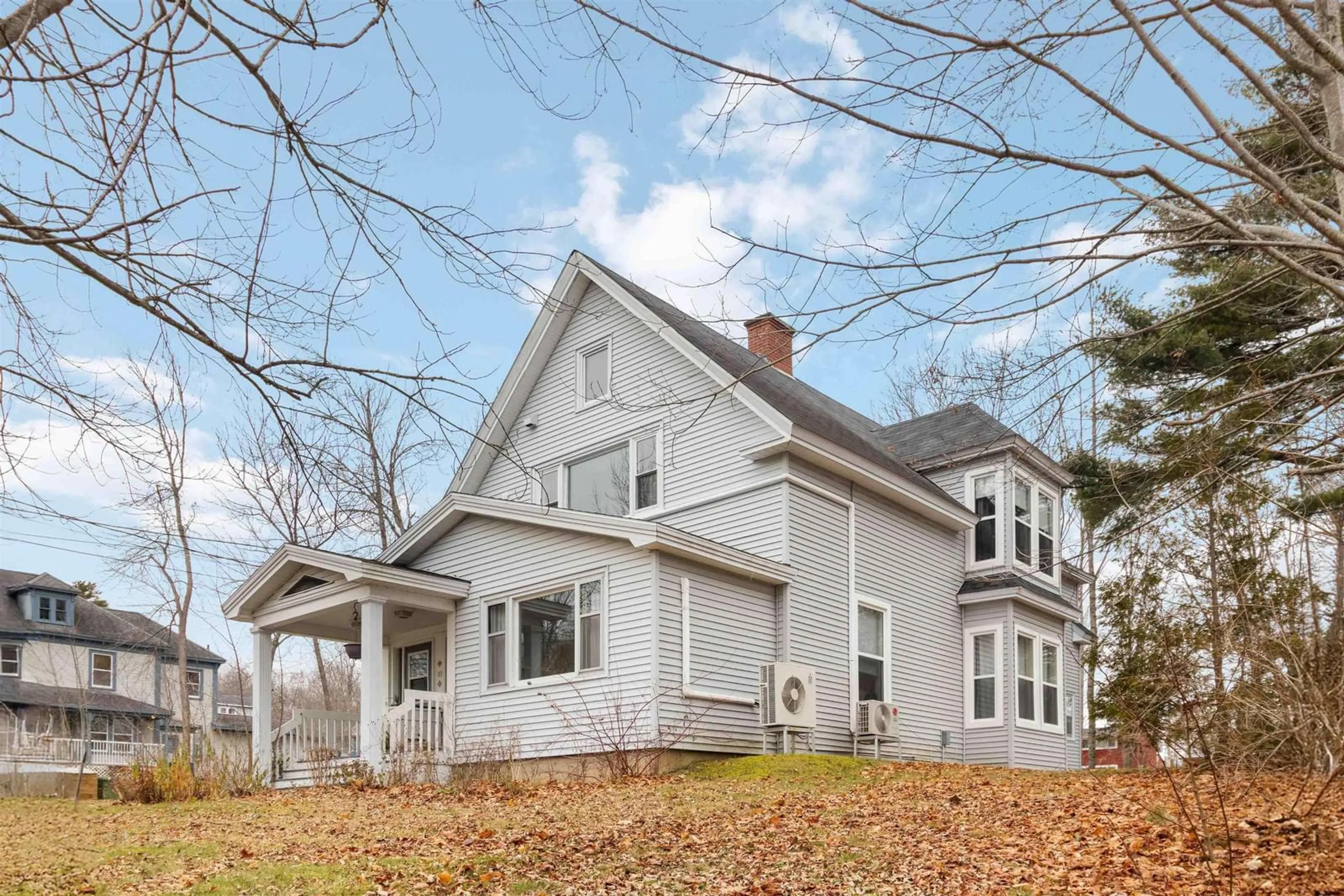 Home with vinyl exterior material, street for 110 Dufferin St, Bridgewater Nova Scotia B4V 2G5