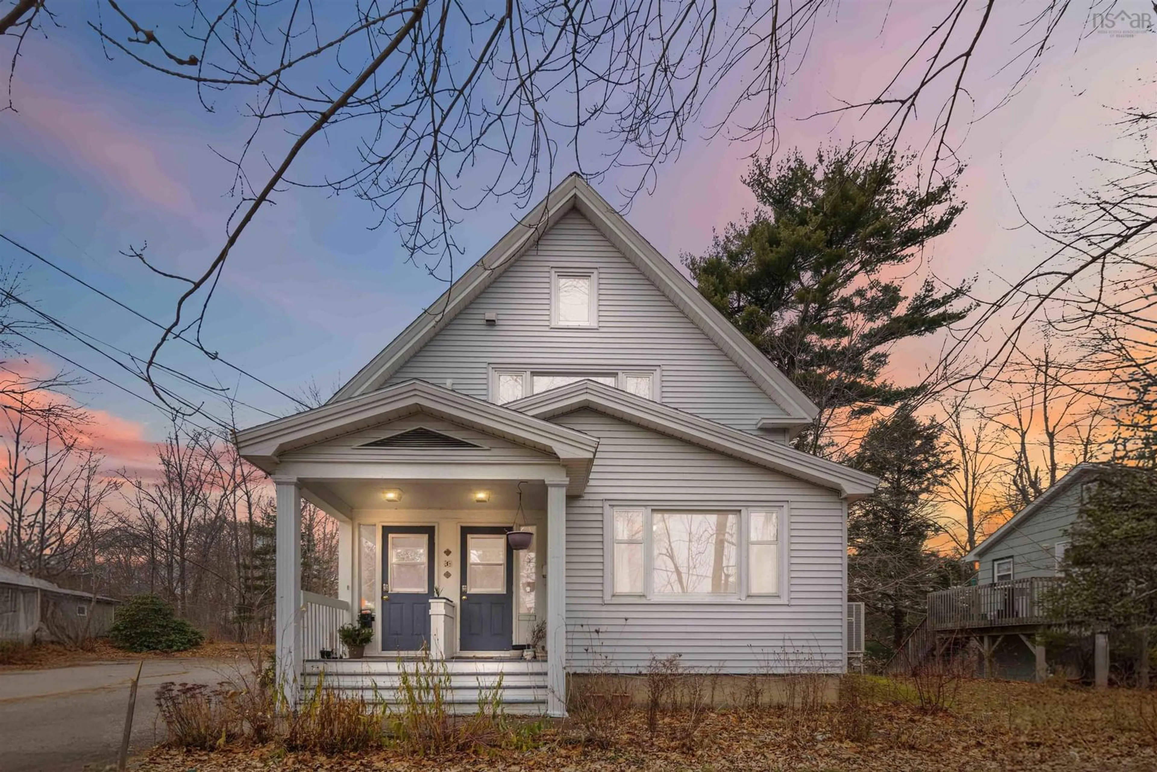 Home with vinyl exterior material, street for 110 Dufferin St, Bridgewater Nova Scotia B4V 2G5
