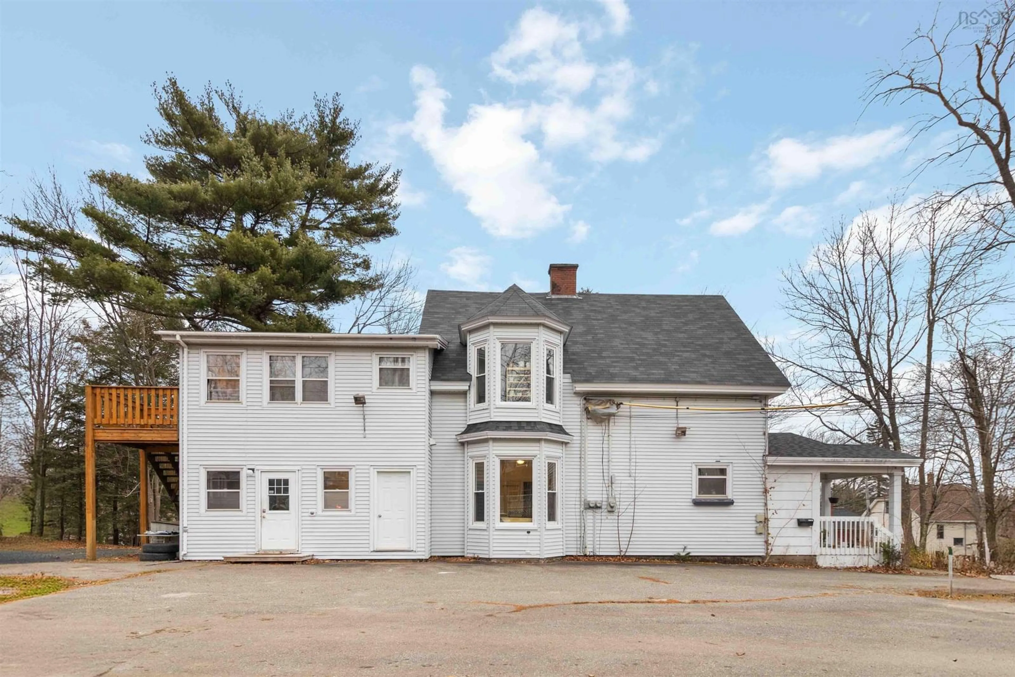 A pic from outside/outdoor area/front of a property/back of a property/a pic from drone, building for 110 Dufferin St, Bridgewater Nova Scotia B4V 2G5
