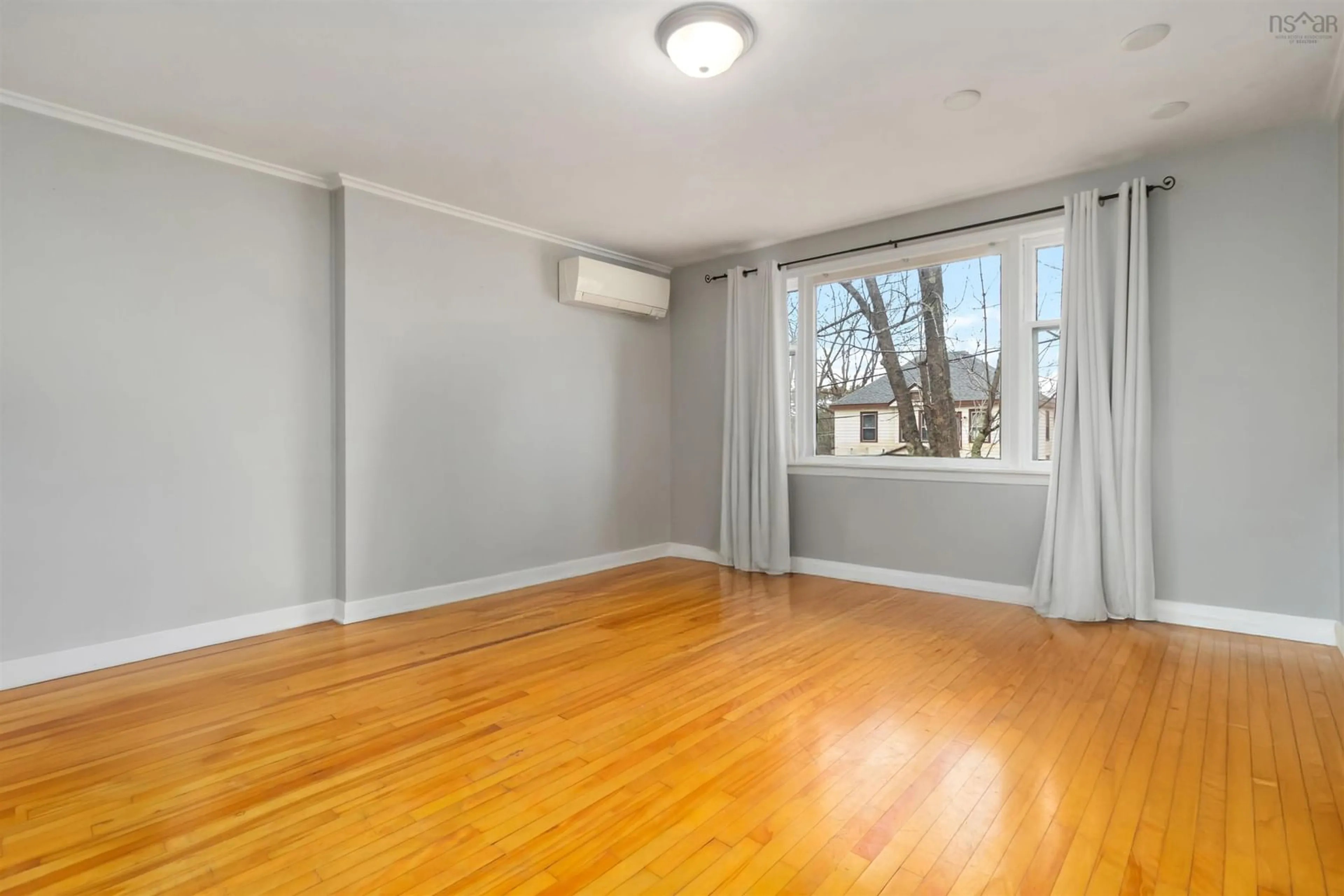 A pic of a room for 110 Dufferin St, Bridgewater Nova Scotia B4V 2G5