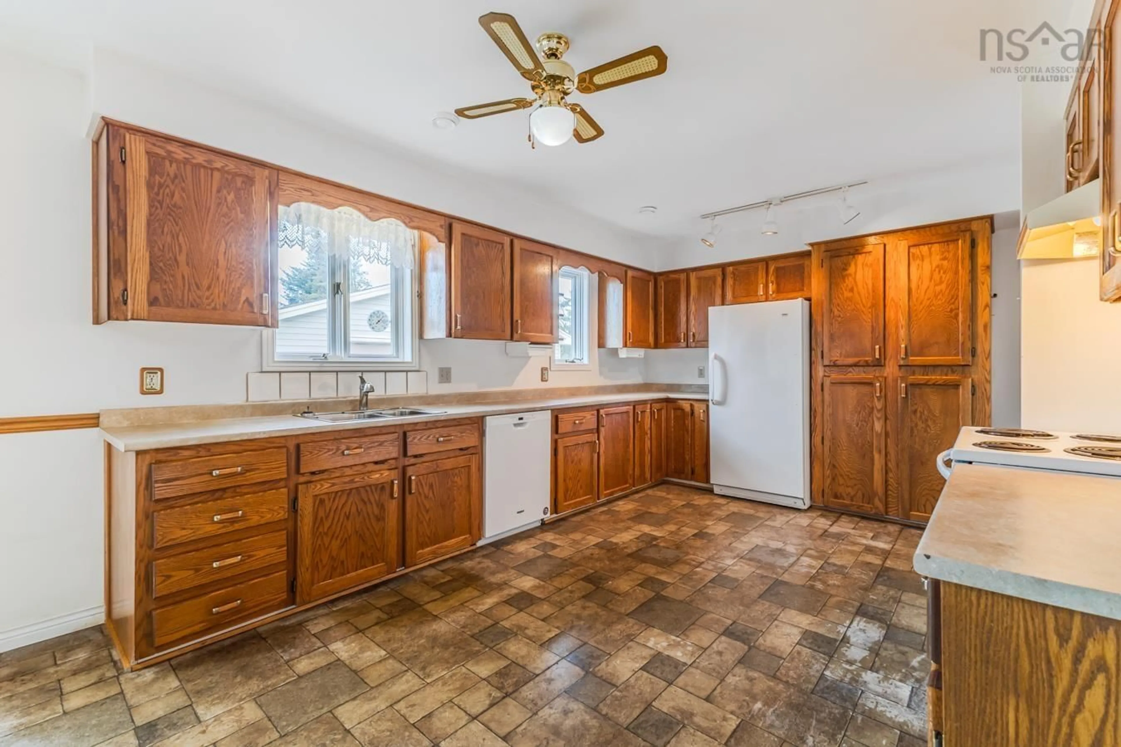 Standard kitchen, ceramic/tile floor for 123 Forest Hill Dr, Valley Nova Scotia B2N 6K1