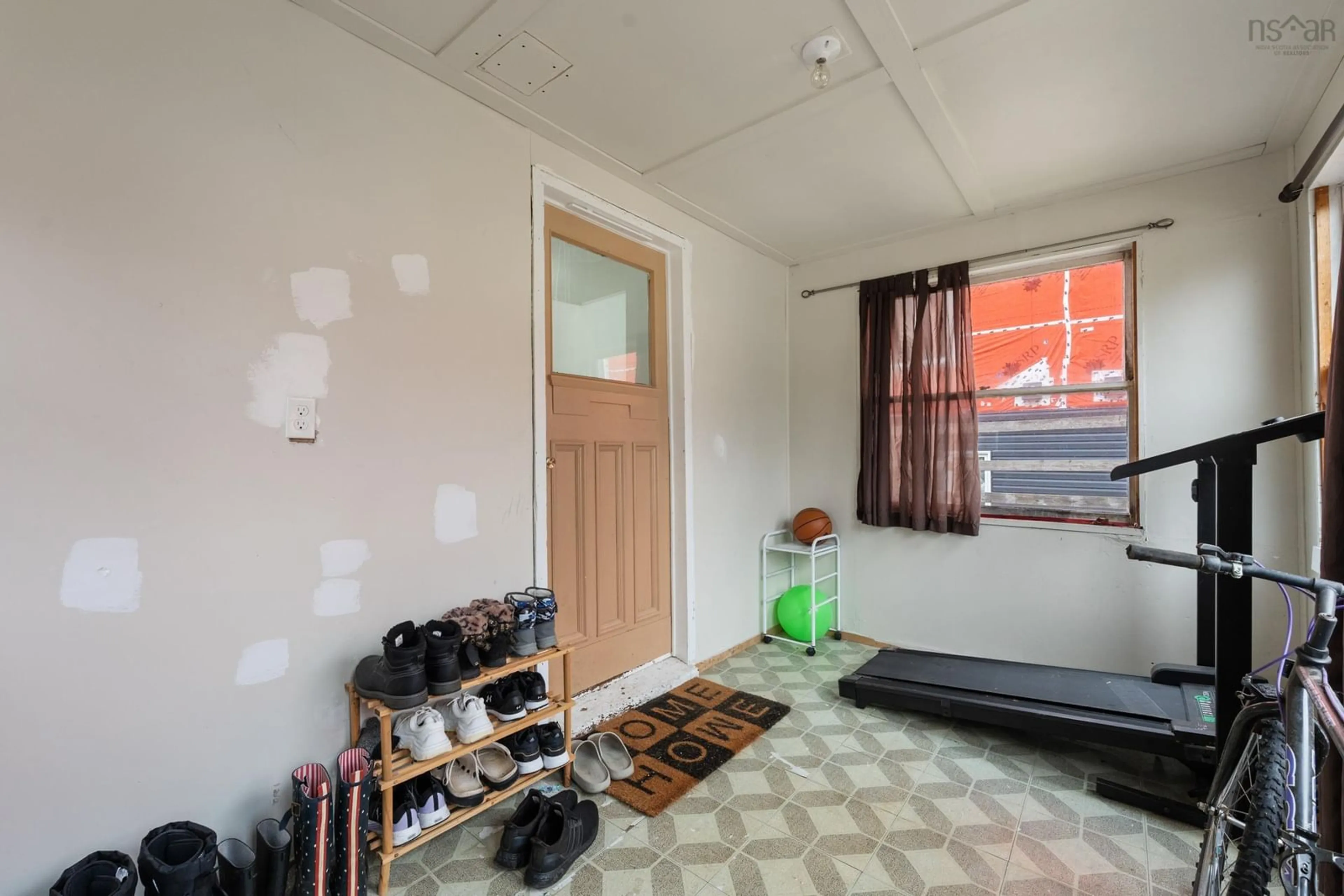 Unknown for 1 Whipple St, Yarmouth Nova Scotia B5A 1W3