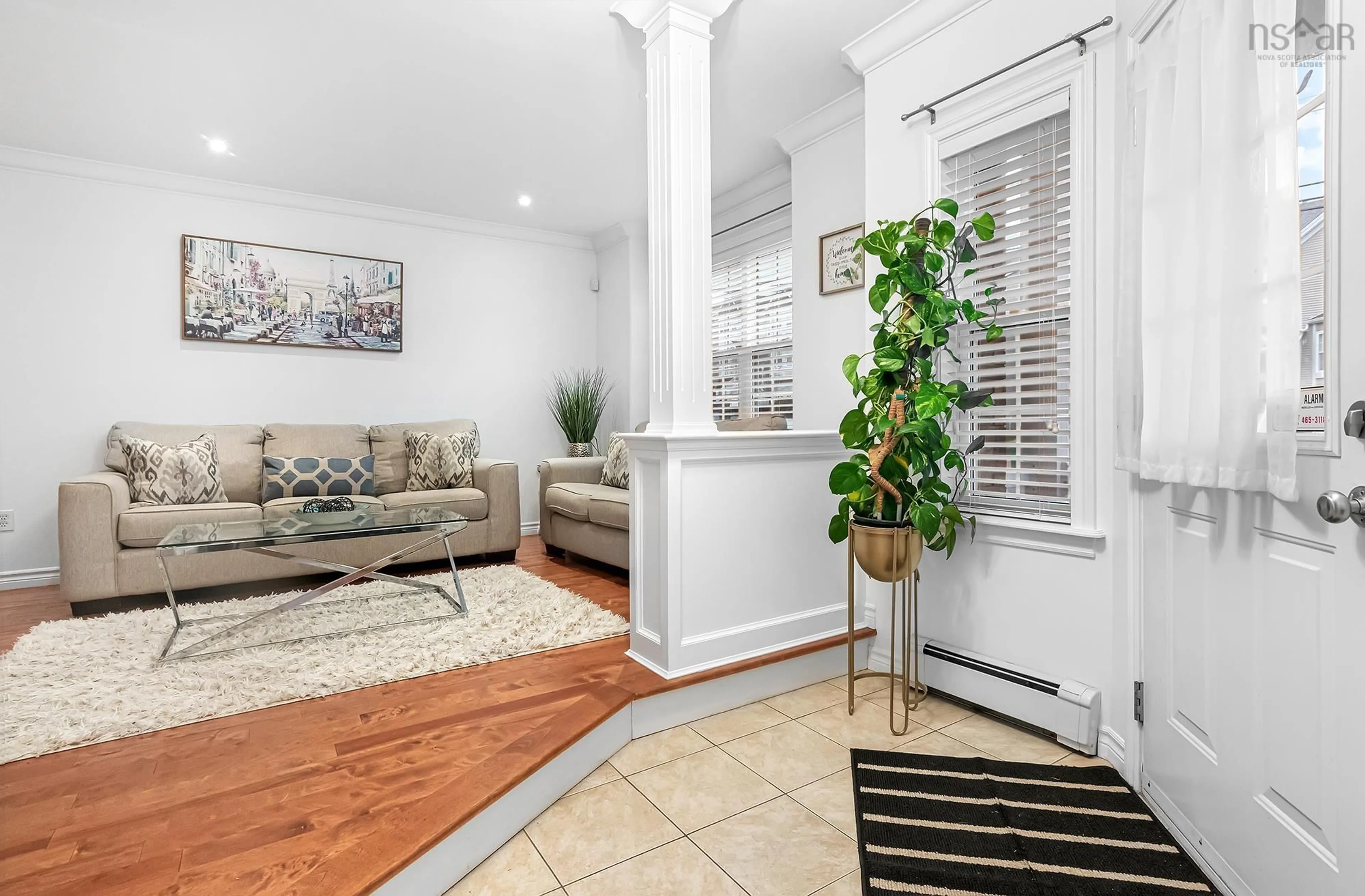 Indoor entryway for 18 Outrigger Cres, Halifax Nova Scotia B3M 4V8