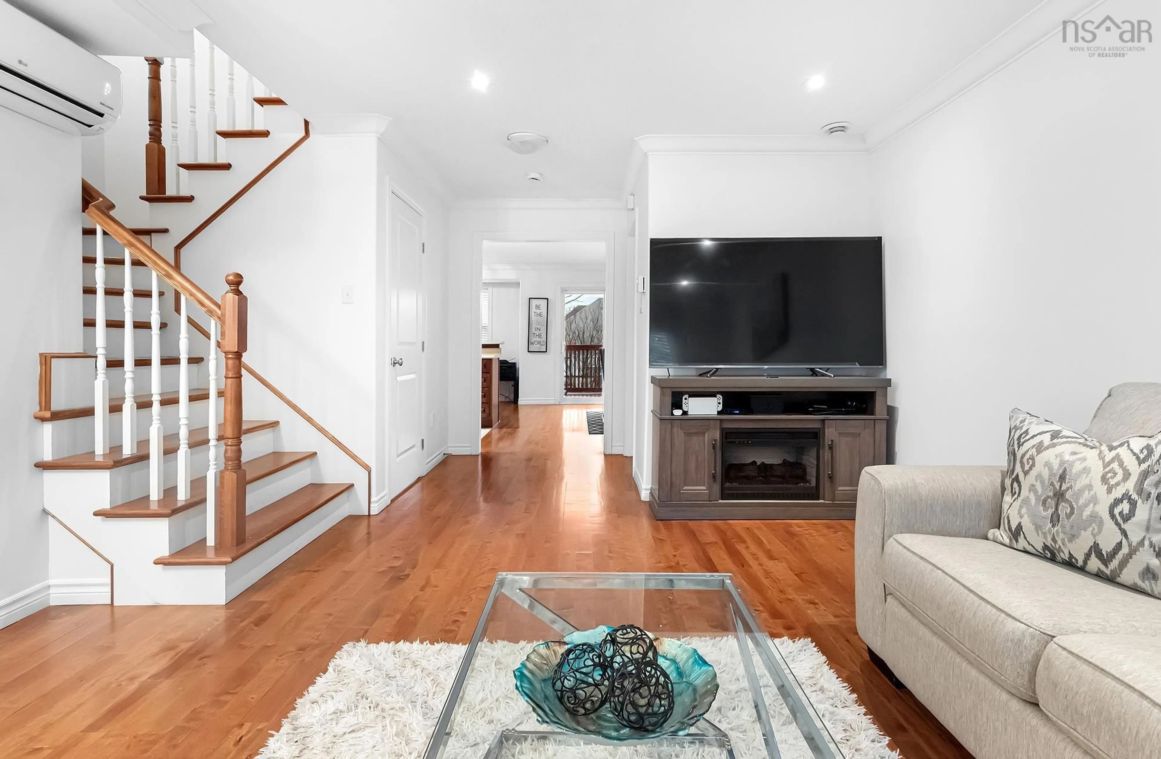 Unknown for 18 Outrigger Cres, Halifax Nova Scotia B3M 4V8