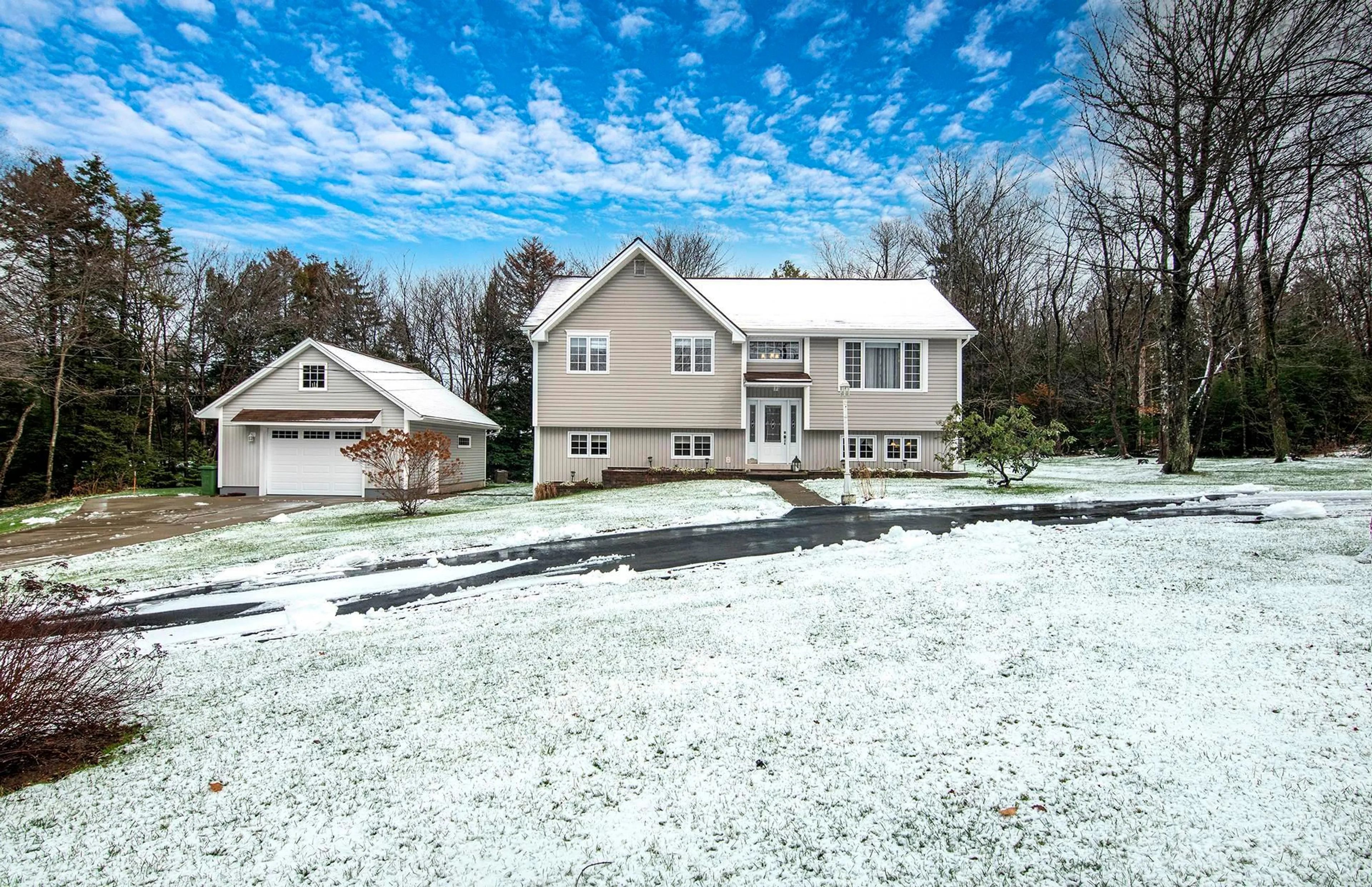 A pic from outside/outdoor area/front of a property/back of a property/a pic from drone, unknown for 10 Ashley Dr, Middle Sackville Nova Scotia B4E 3B8