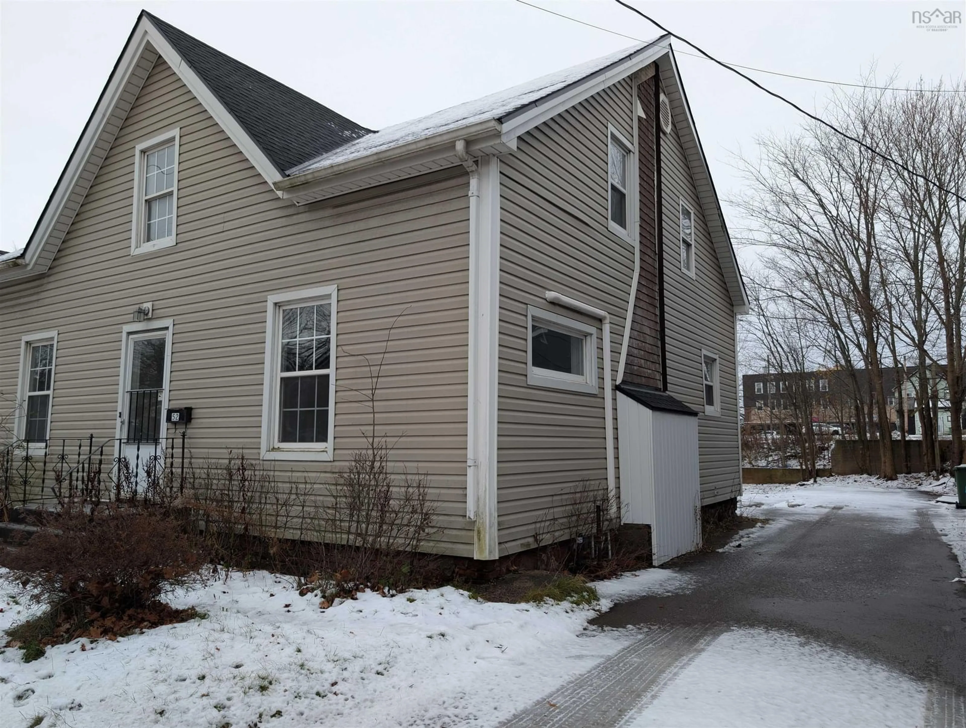 Home with vinyl exterior material, street for 52 Queen St, Truro Nova Scotia B2N 2B1