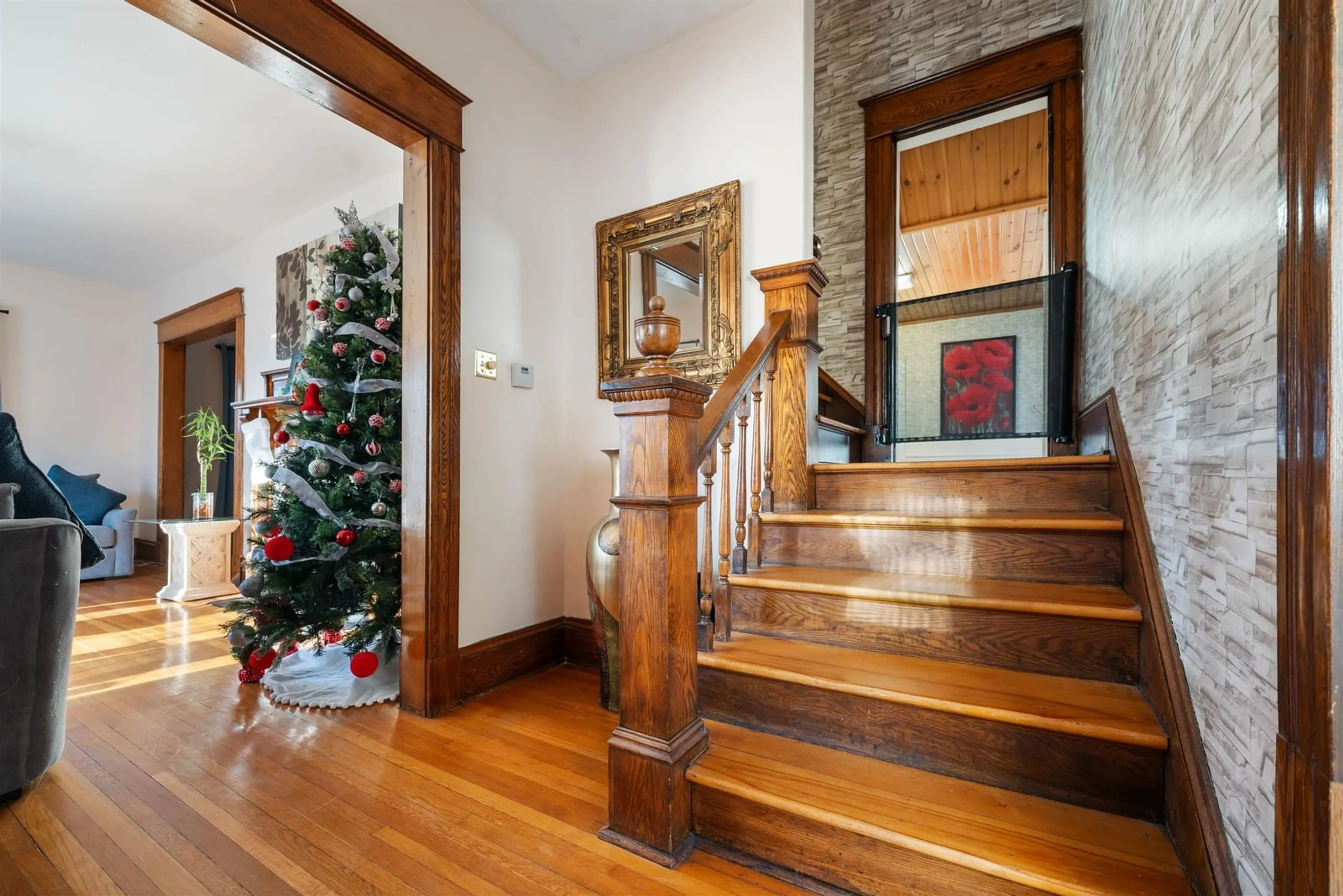 Indoor foyer for 132 Almont Ave, New Glasgow Nova Scotia B2H 3G7