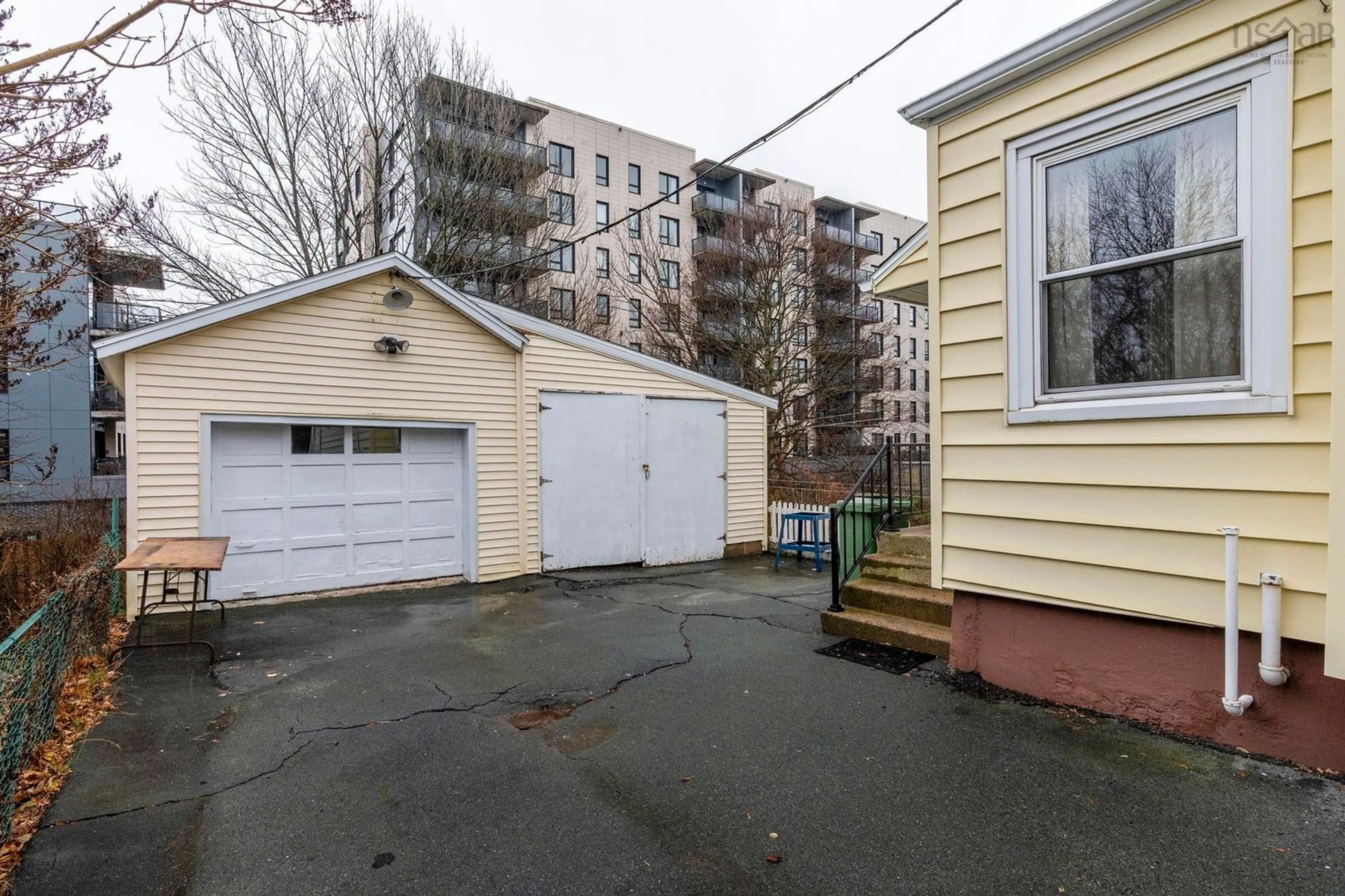 Unknown for 8 Ashdale Ave, Halifax Nova Scotia B3N 2C8