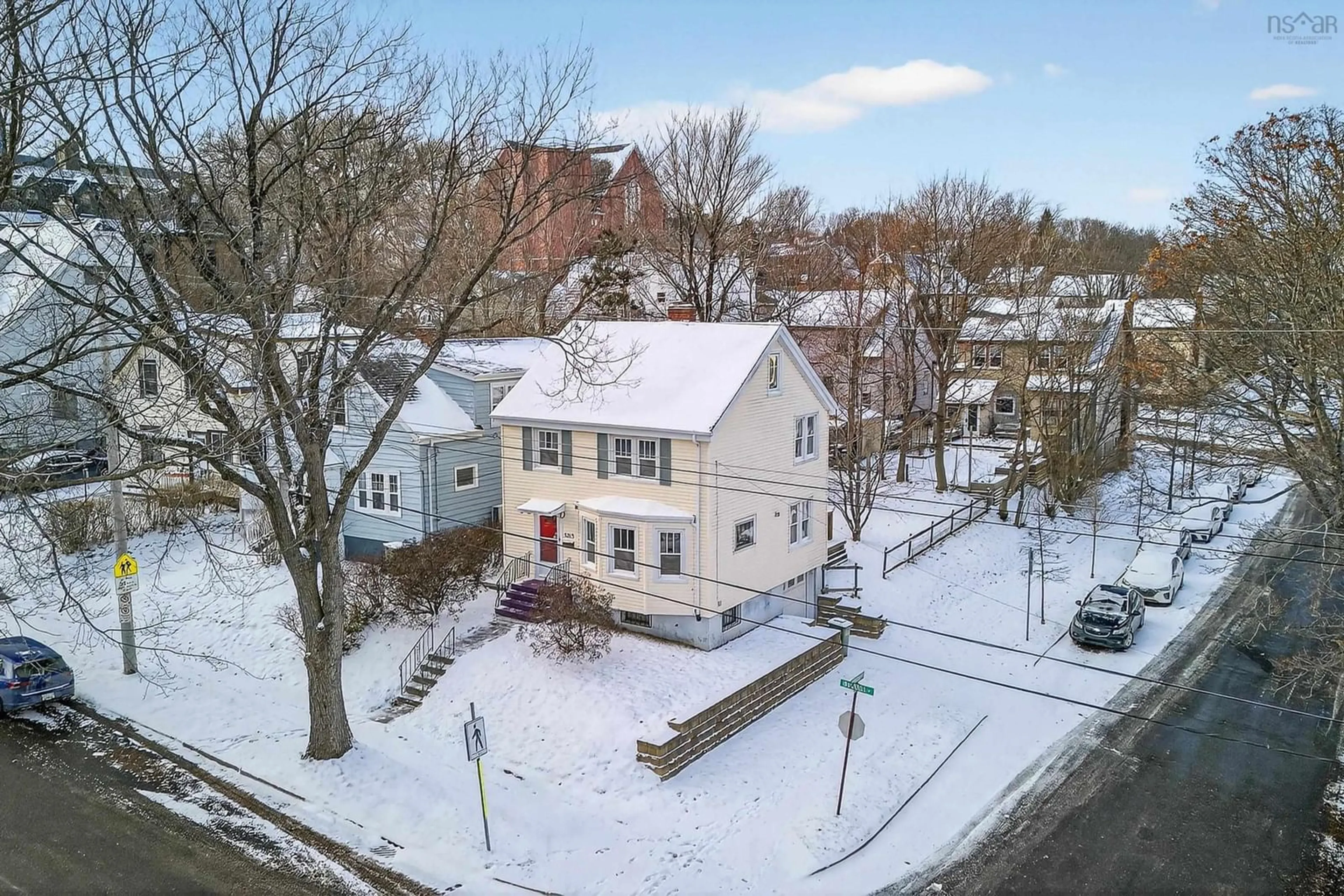 A pic from outside/outdoor area/front of a property/back of a property/a pic from drone, street for 5313 Russell St, Halifax Nova Scotia B3K 1W8