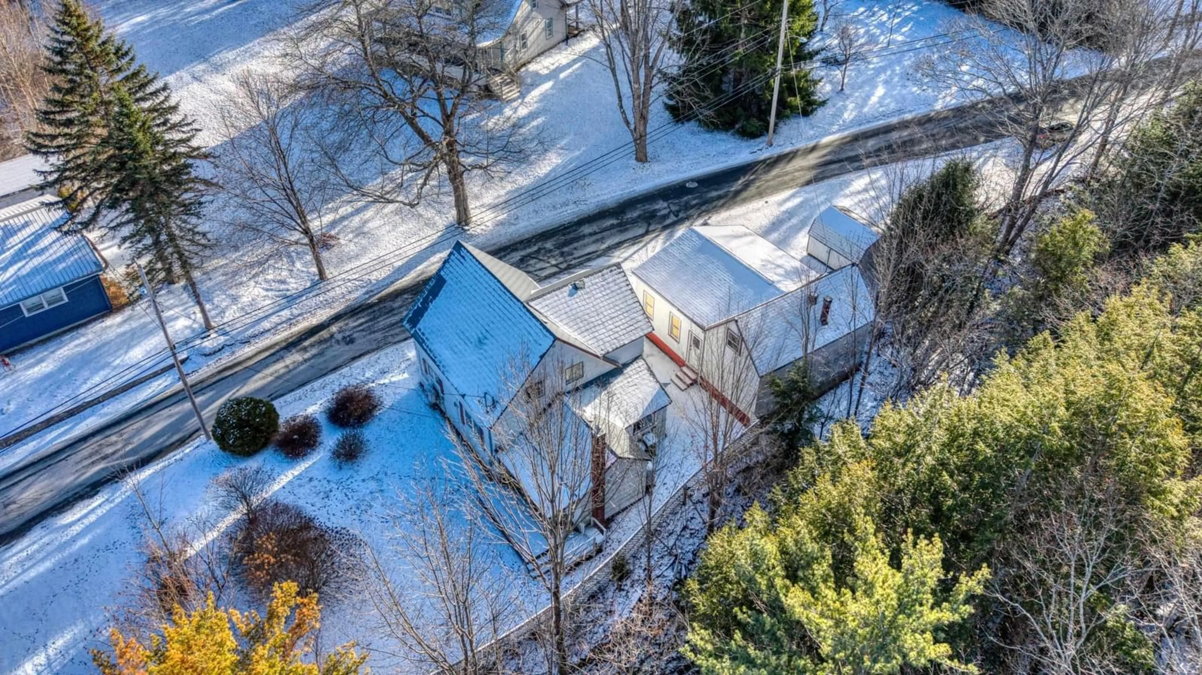 A pic from outside/outdoor area/front of a property/back of a property/a pic from drone, street for 20 Pine St, Bridgewater Nova Scotia B4V 1X5