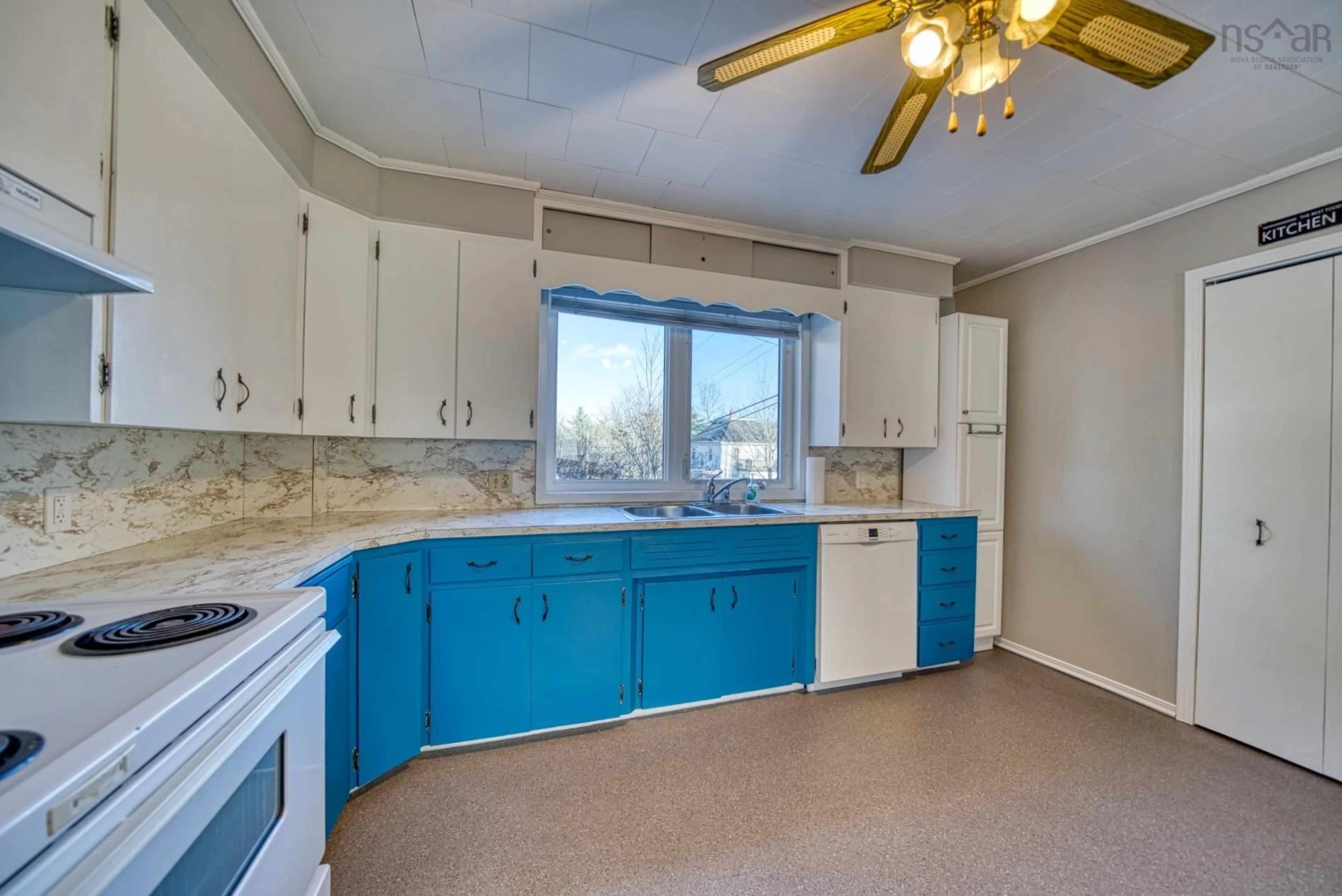 Standard kitchen, unknown for 20 Pine St, Bridgewater Nova Scotia B4V 1X5