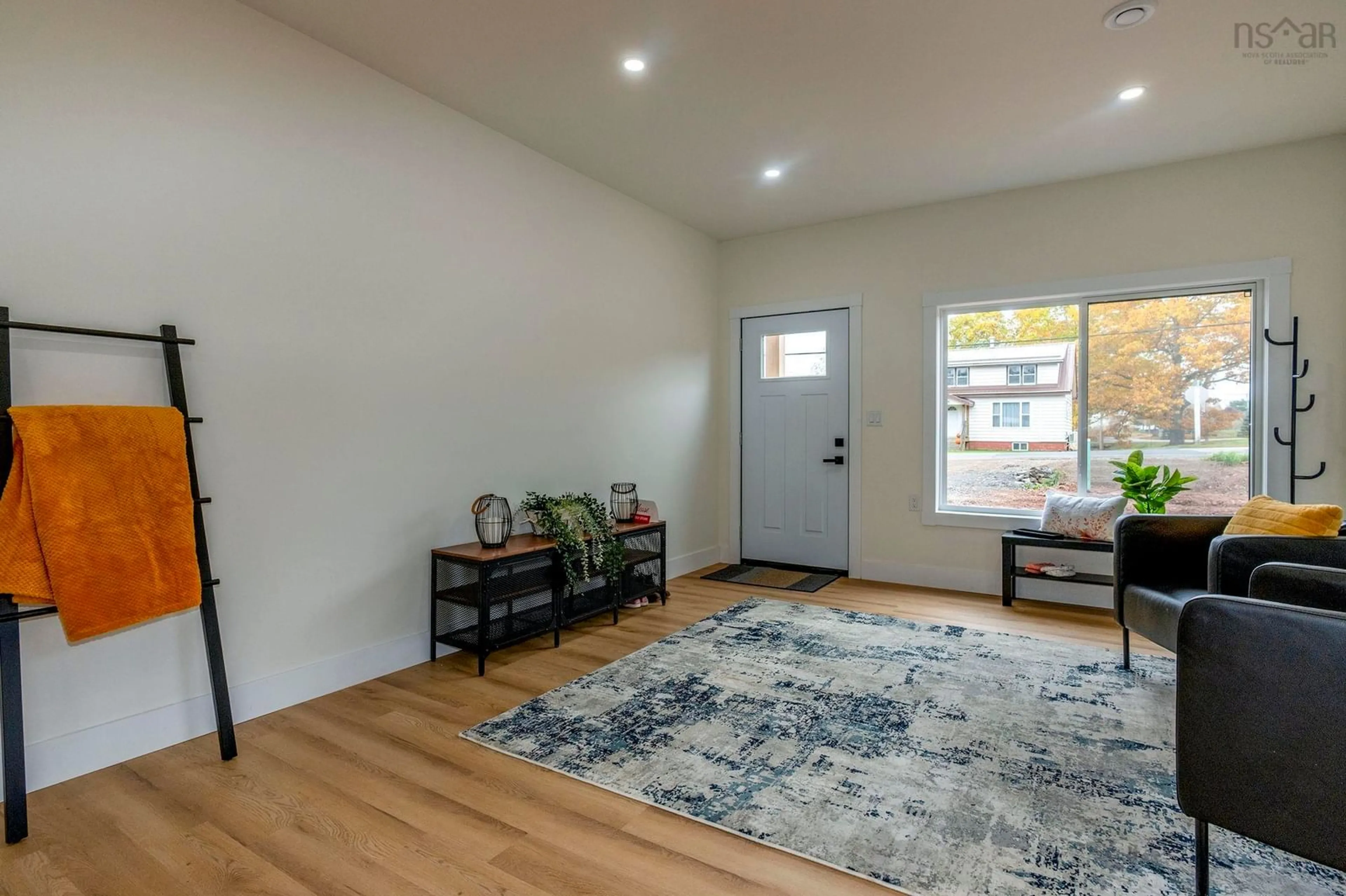 Indoor entryway for 1914/1916 Irwin Lake Rd, Hilden Nova Scotia B0N 1C0