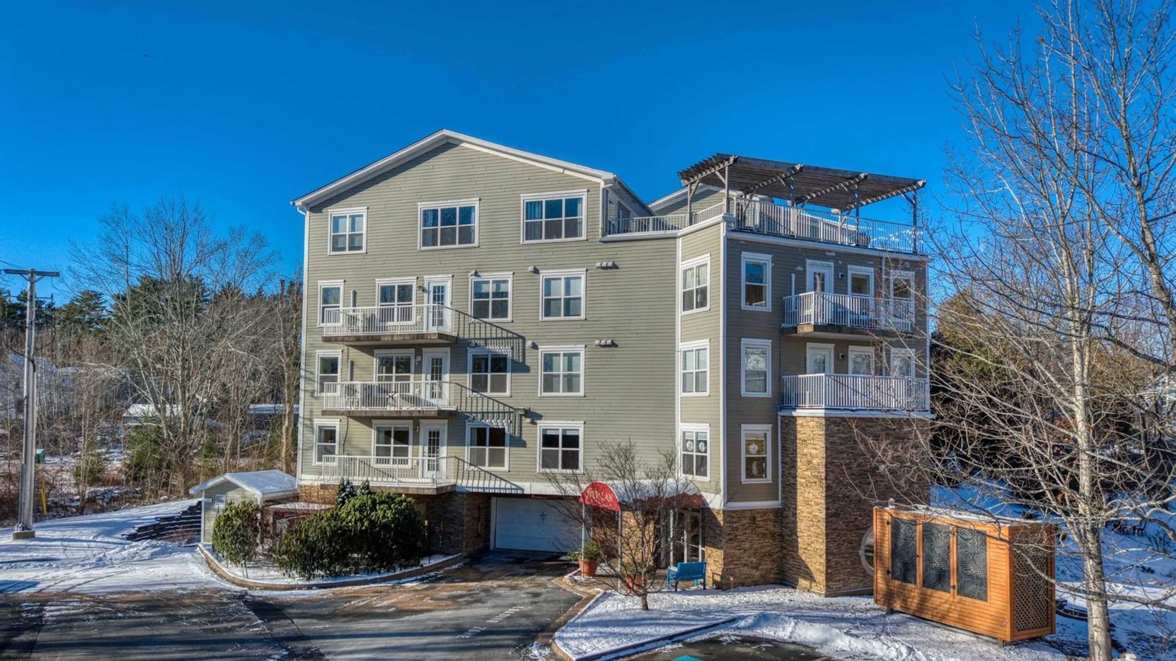 A pic from outside/outdoor area/front of a property/back of a property/a pic from drone, unknown for 476 Main St, Mahone Bay Nova Scotia B0J 2E0