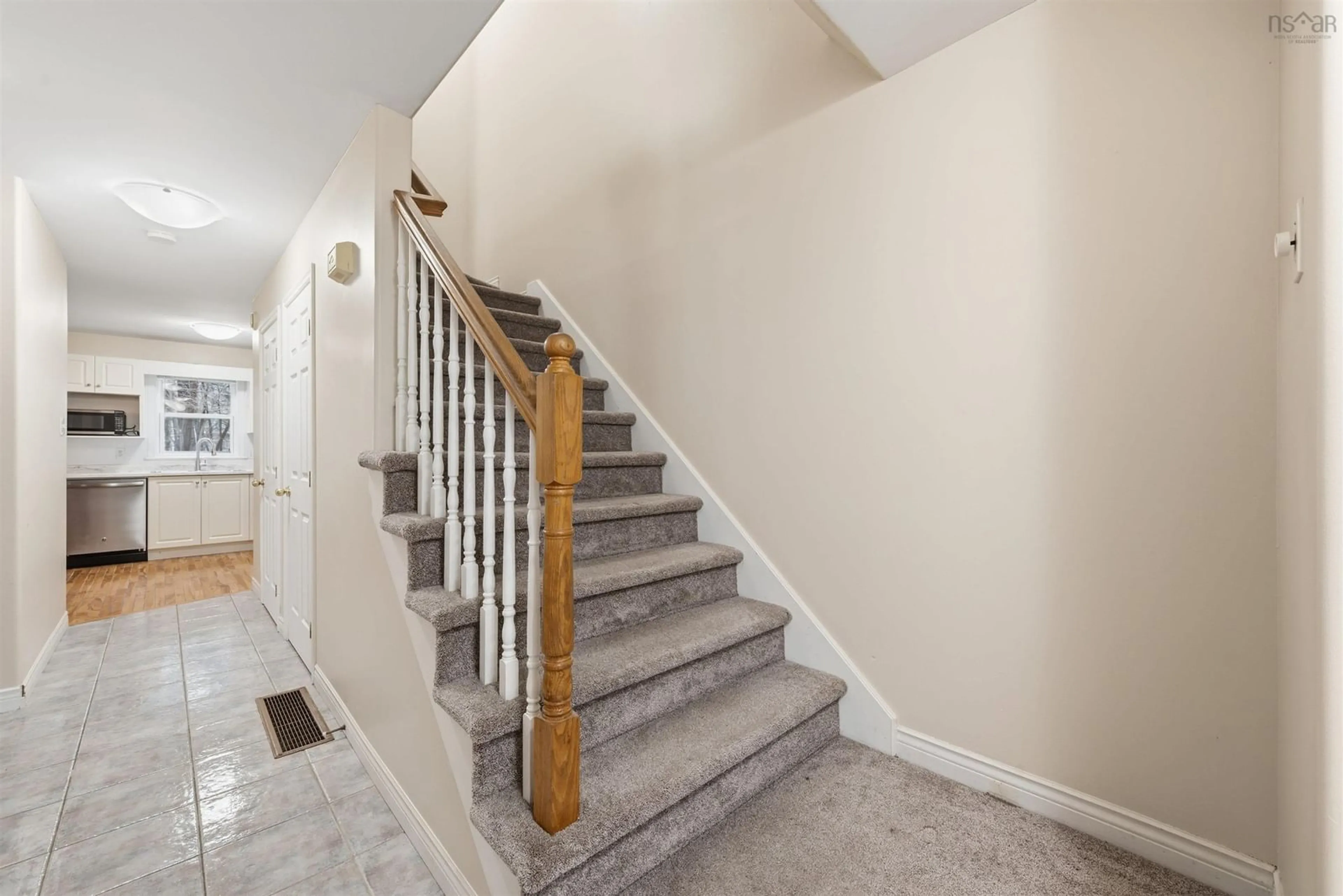 Stairs for 85 Oceanview Dr, Halifax Nova Scotia B4A 4C5