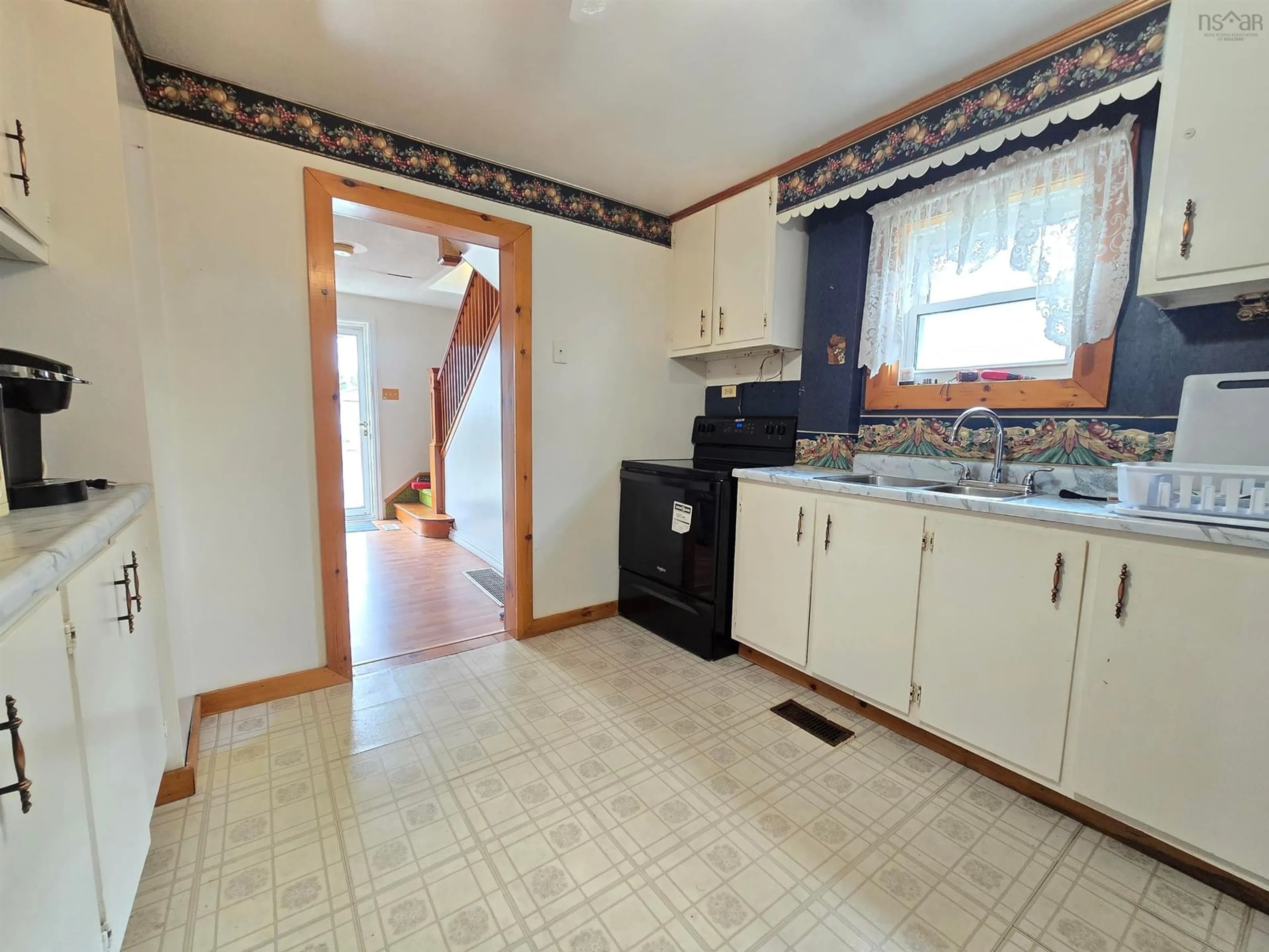 Standard kitchen, unknown for 374 Alexandra St, Sydney Nova Scotia B1S 2G4