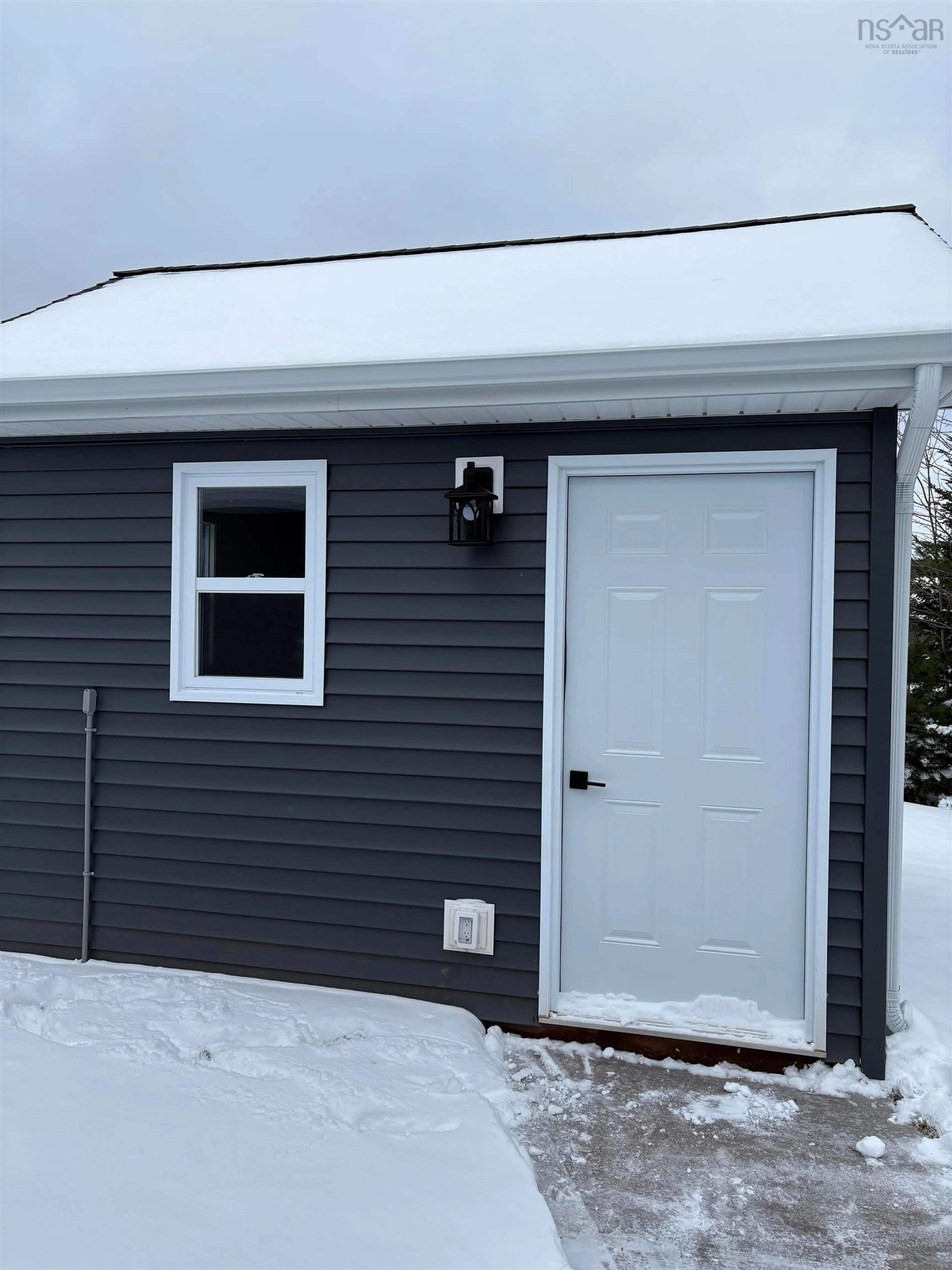 Shed for 15 Oxford Crt, Valley Nova Scotia B6L 4G1