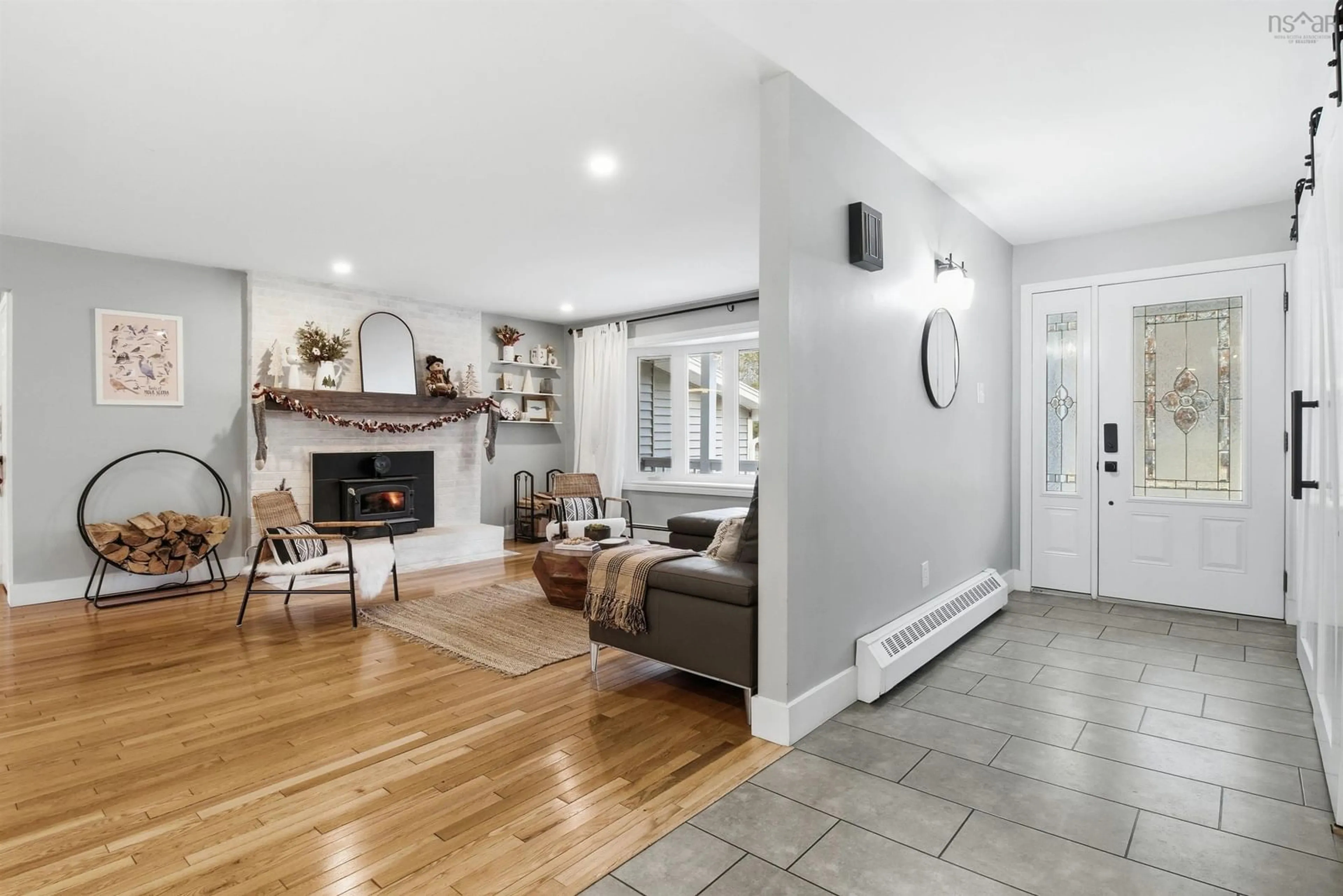 Indoor entryway for 68 Fletcher Dr, Fall River Nova Scotia B2T 1J2