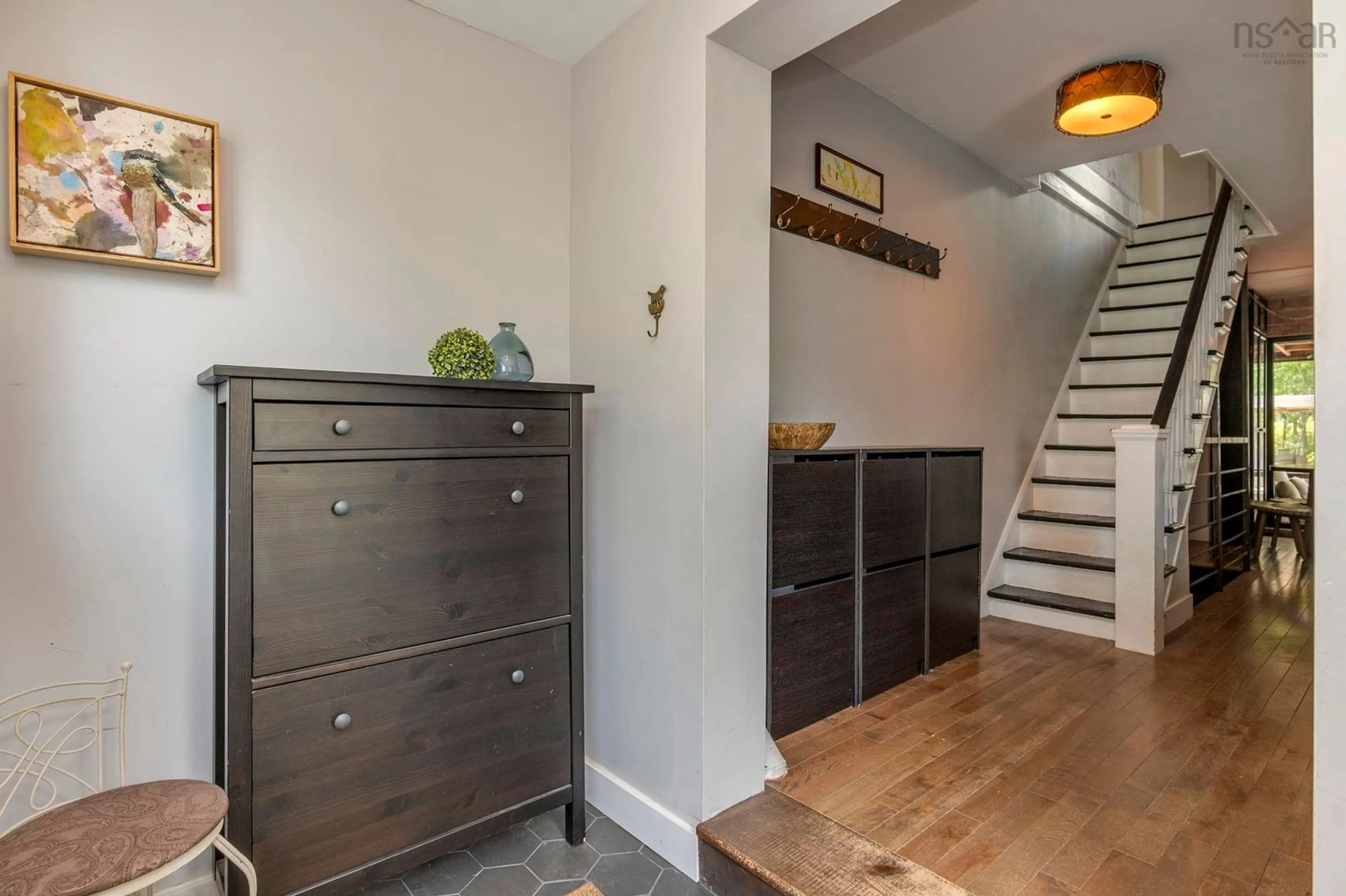 Indoor entryway for 2508 Oxford St, Halifax Peninsula Nova Scotia B3L 2T4