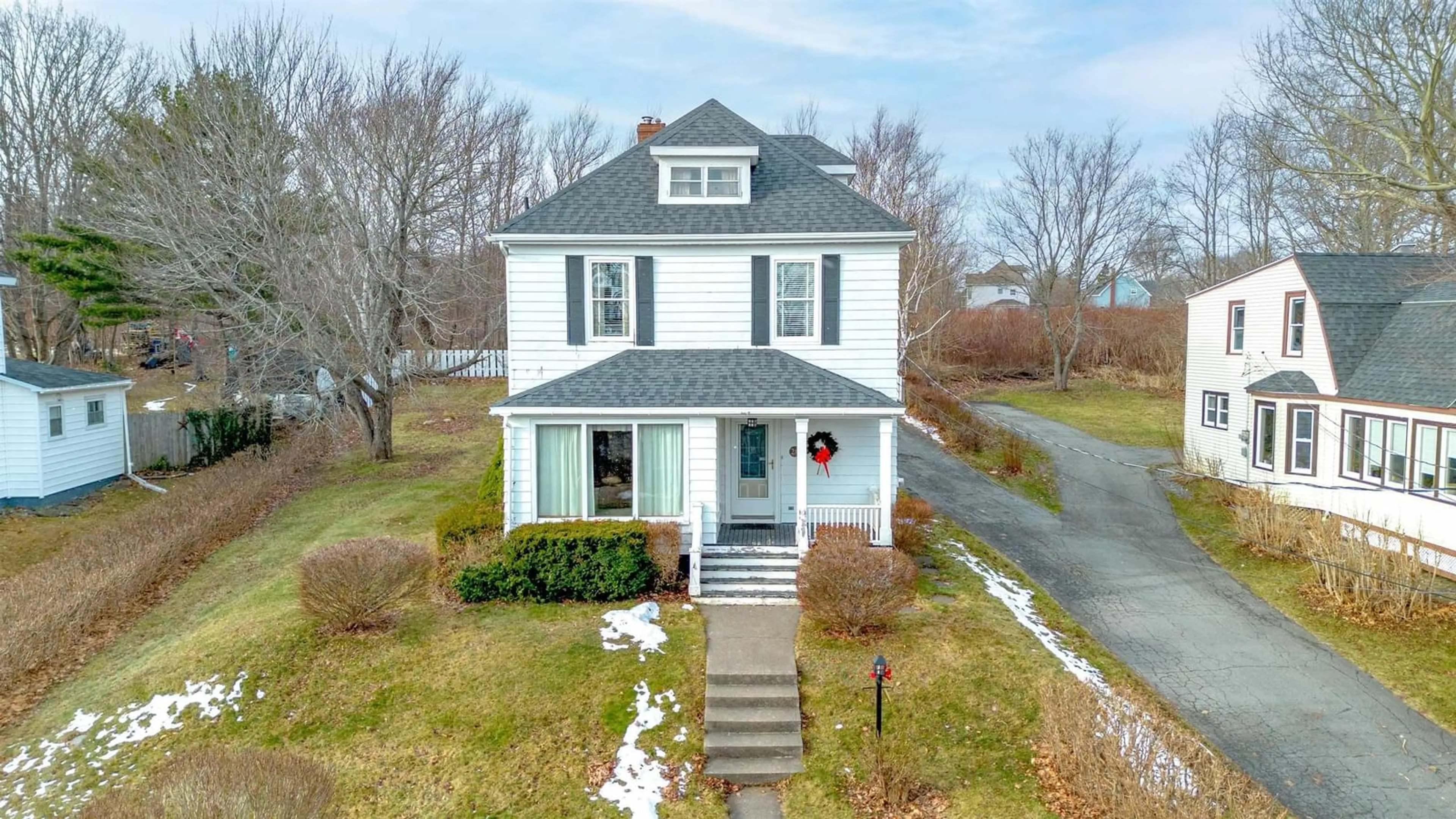 A pic from outside/outdoor area/front of a property/back of a property/a pic from drone, unknown for 20 Brown St, Sydney Mines Nova Scotia B1V 2Y5