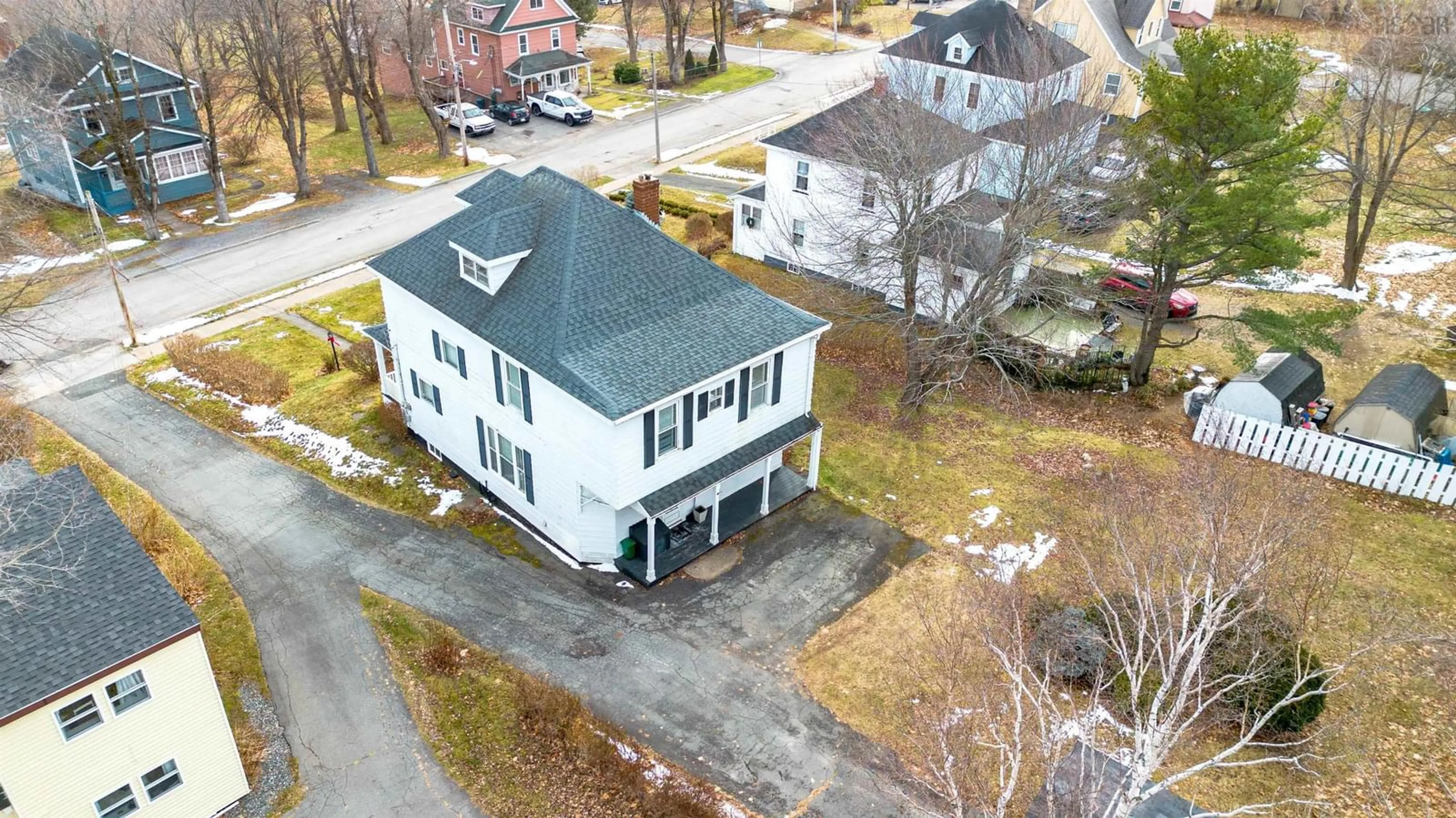 A pic from outside/outdoor area/front of a property/back of a property/a pic from drone, building for 20 Brown St, Sydney Mines Nova Scotia B1V 2Y5