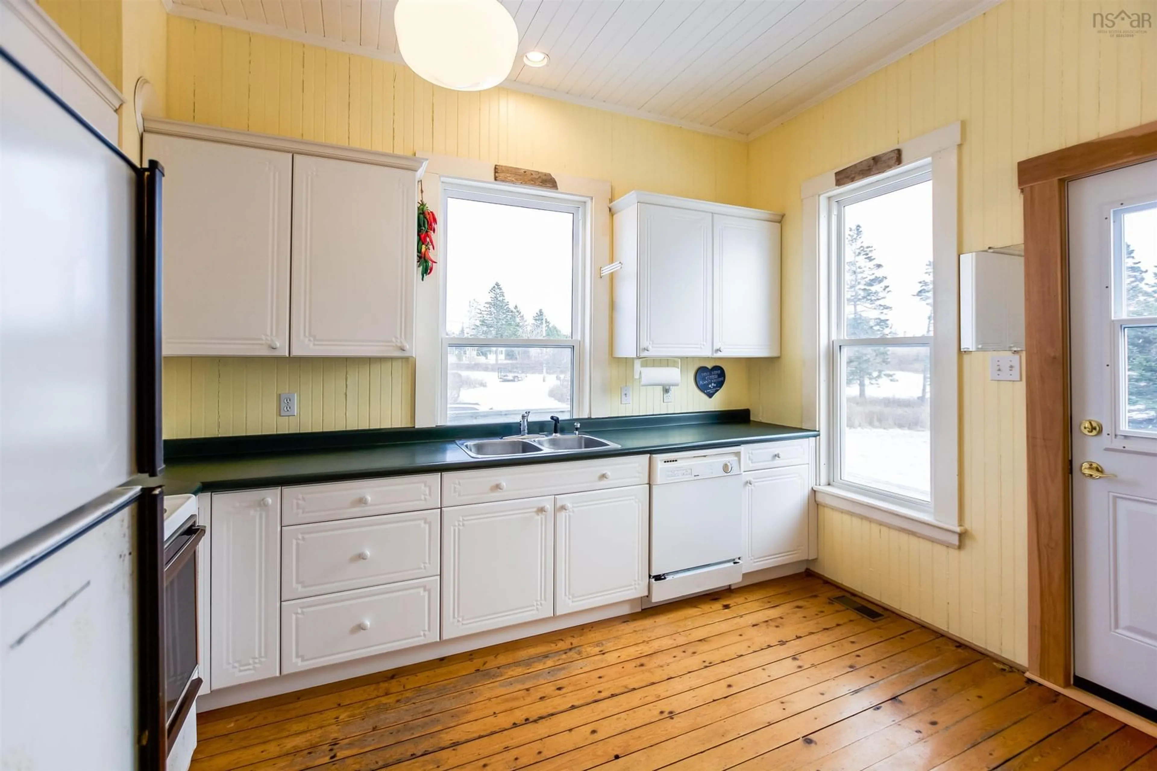Standard kitchen, unknown for 3761 Highway 3, Lower Argyle Nova Scotia B0W 1W0