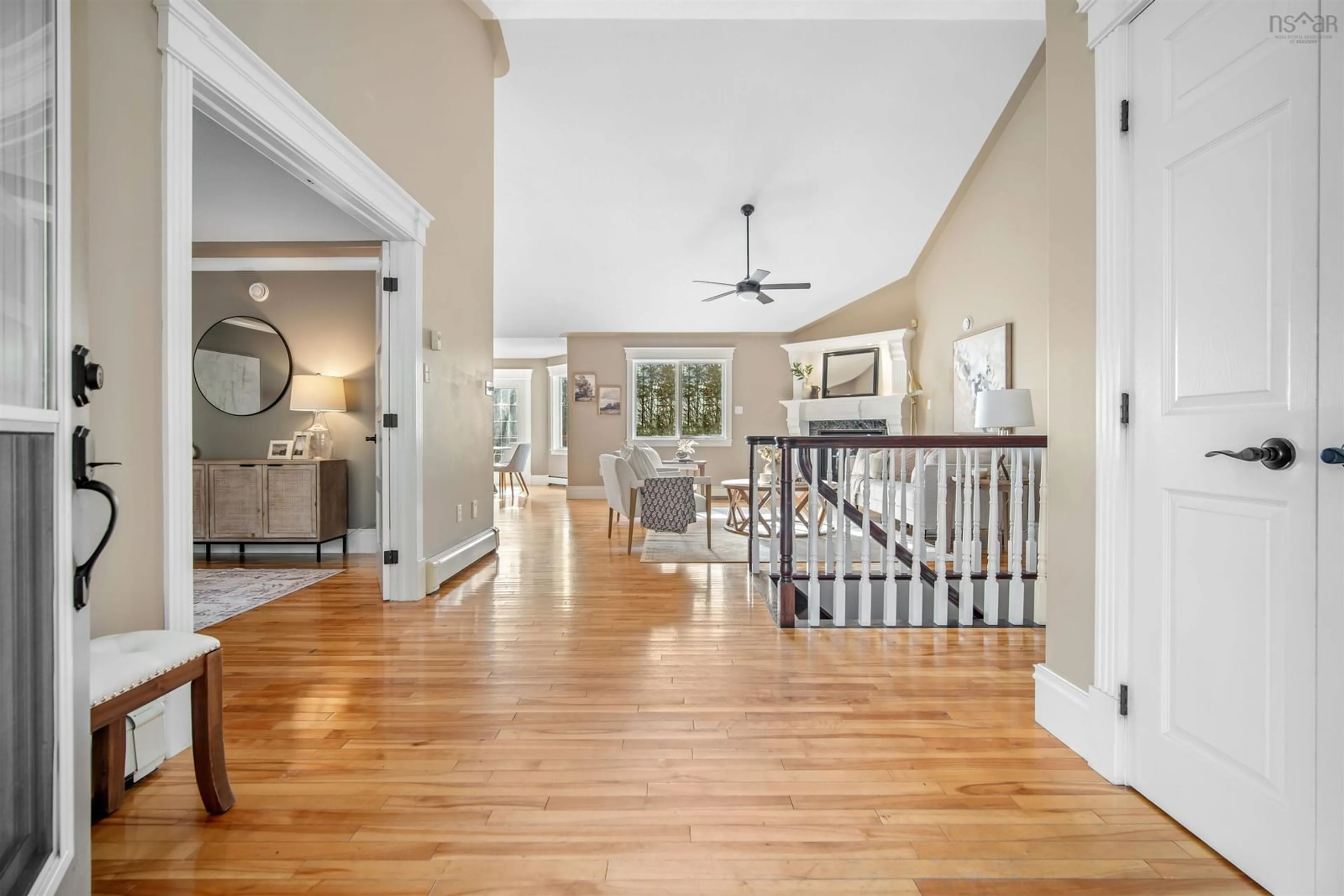 Indoor foyer for 27 Monarch Dr, Beaver Bank Nova Scotia B4E 3G7