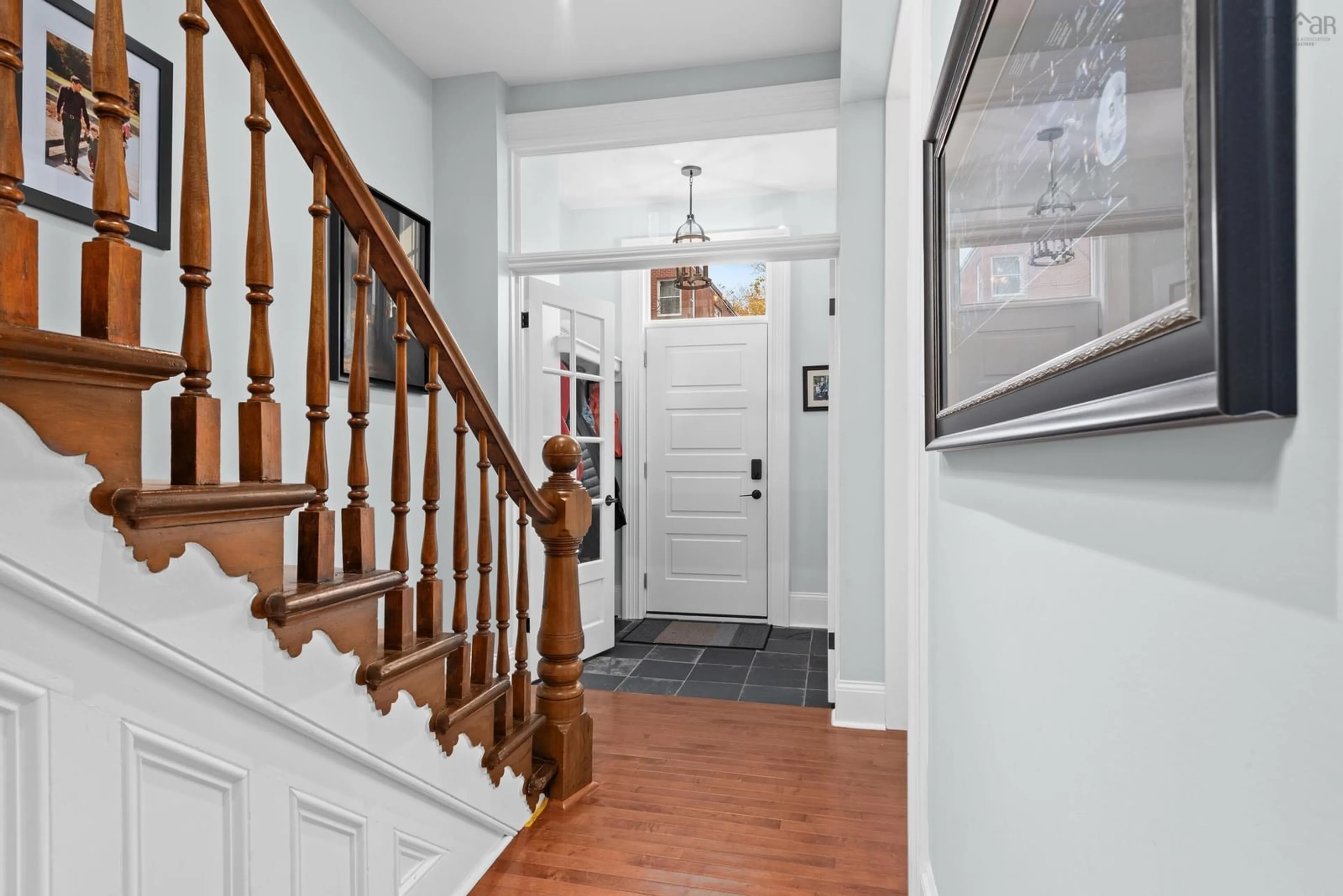 Indoor entryway for 1246 Edward St, Halifax Nova Scotia B3H 3H4