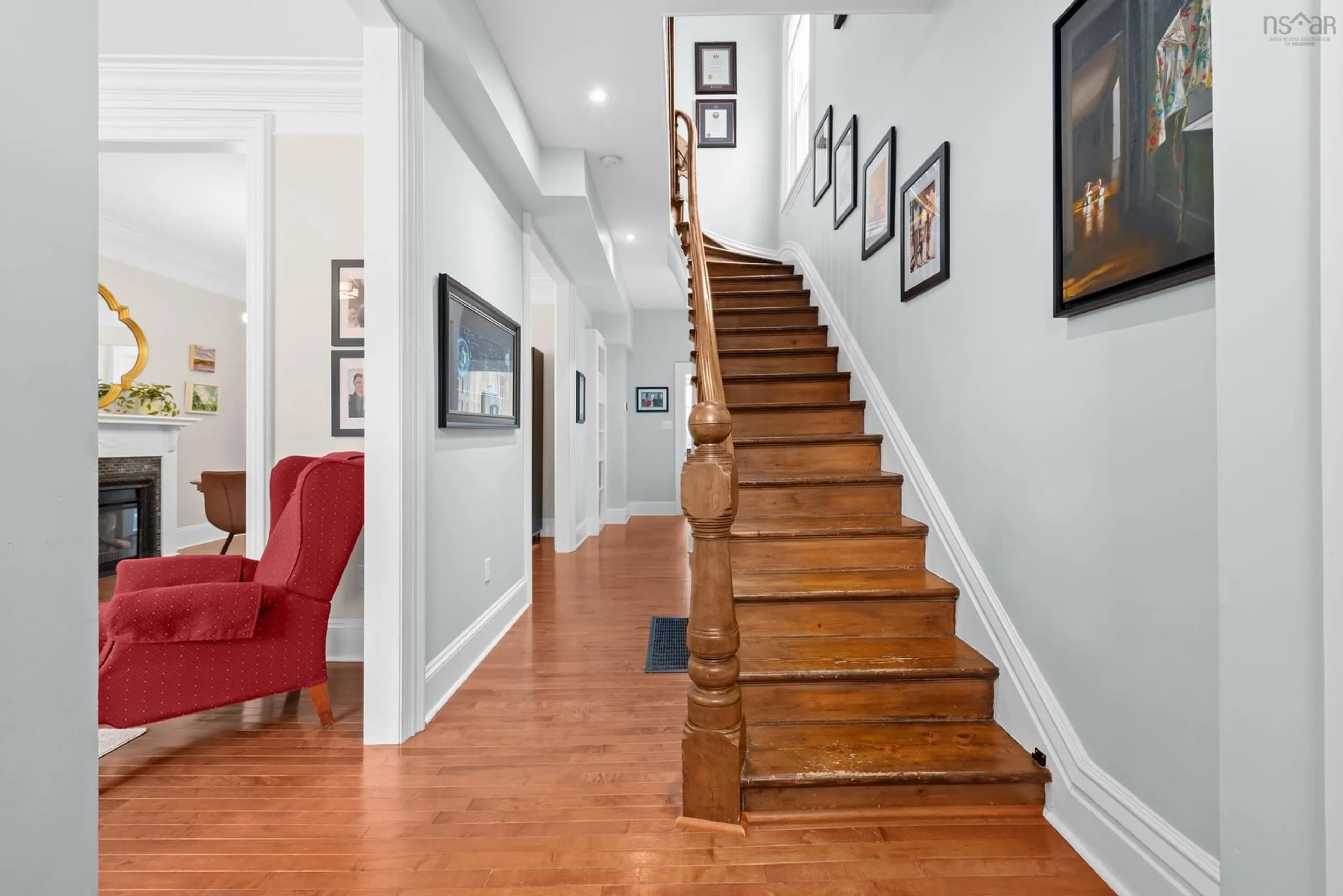 Indoor foyer for 1246 Edward St, Halifax Nova Scotia B3H 3H4