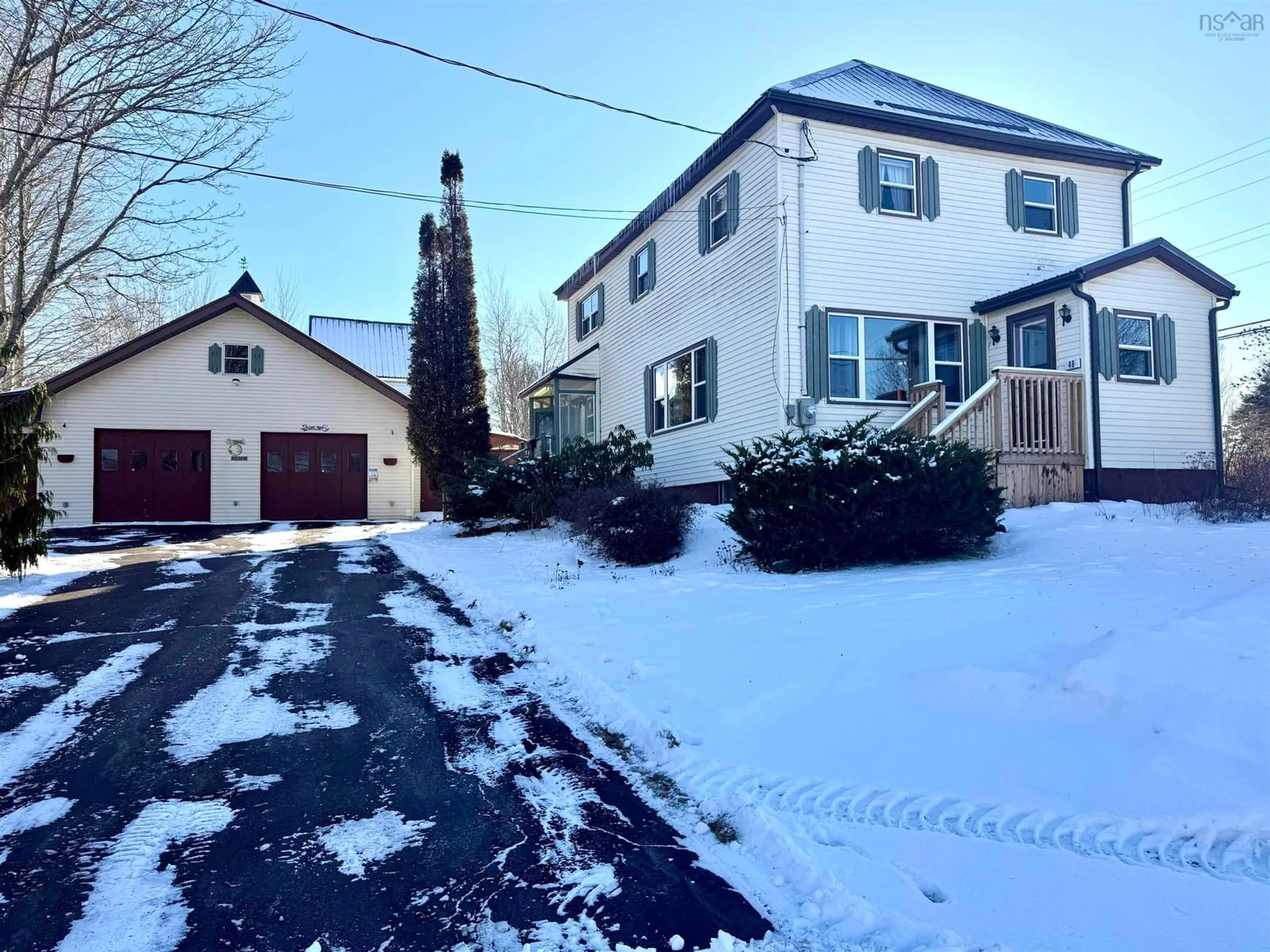 A pic from outside/outdoor area/front of a property/back of a property/a pic from drone, street for 46 Cornwall St, Amherst Nova Scotia B4H 2L4