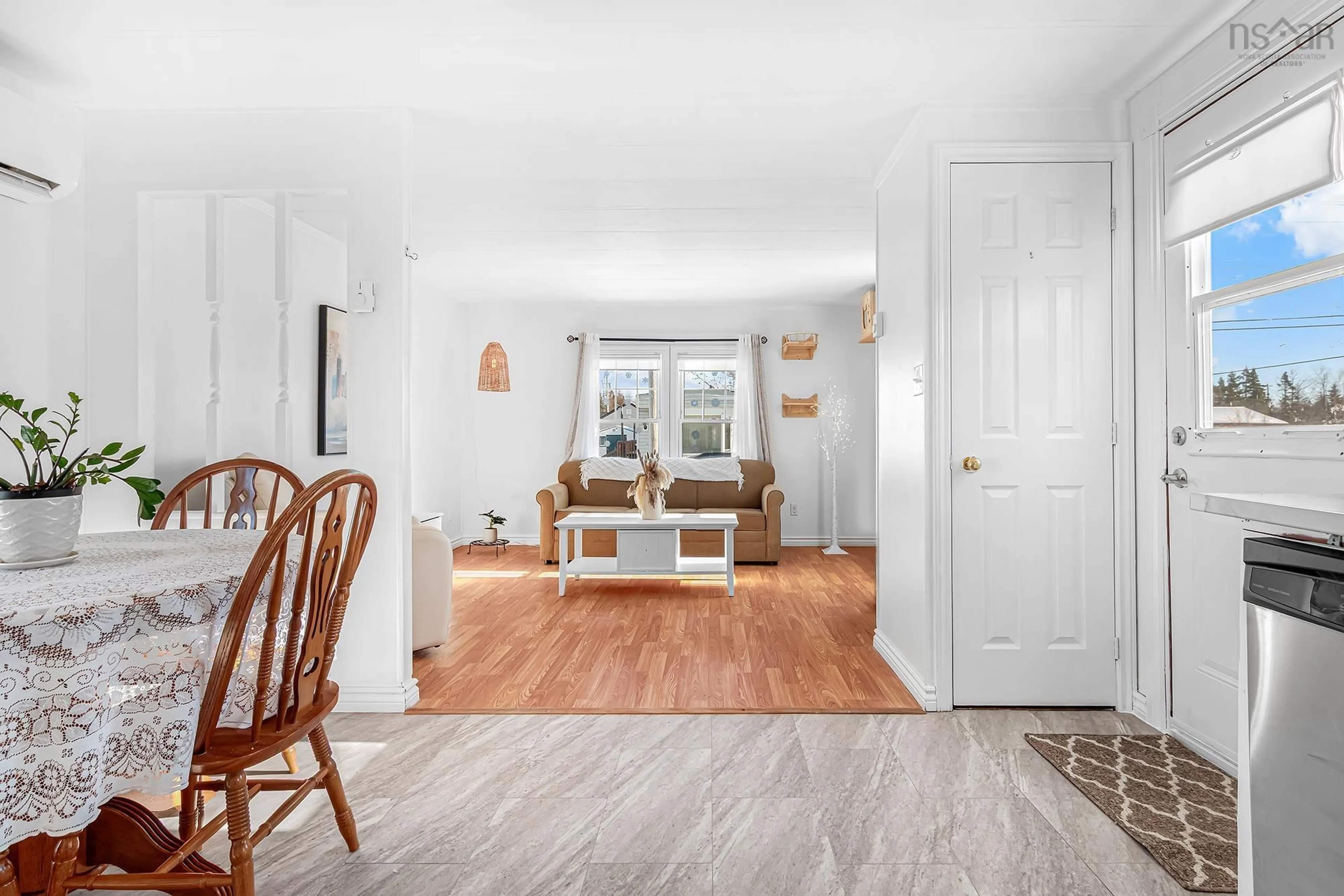 Indoor entryway for 2 Cocoa St, Dartmouth Nova Scotia B2W 4W5