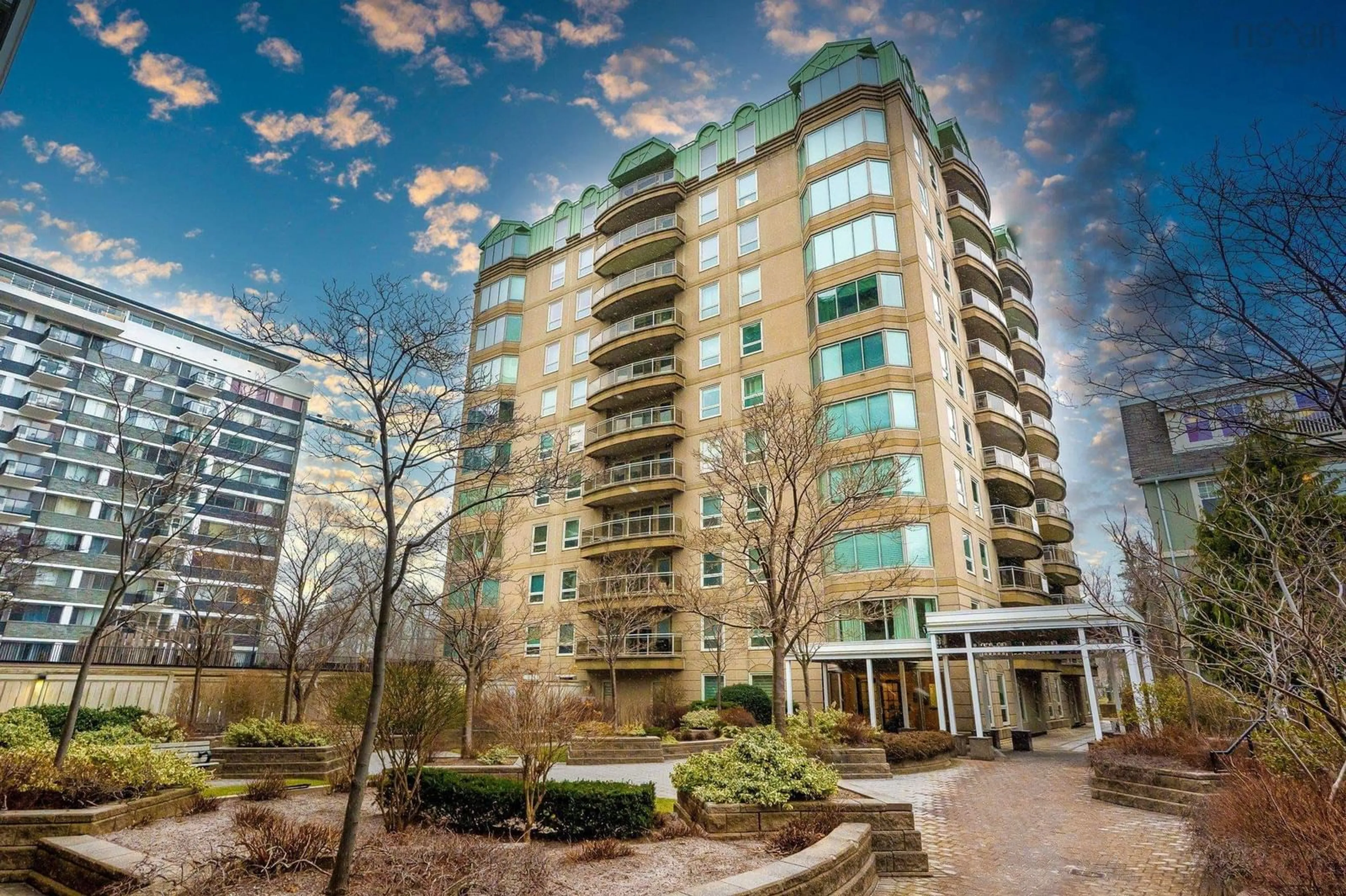 Patio, building for 1540 Summer St #203, Halifax Nova Scotia B3H 4R9