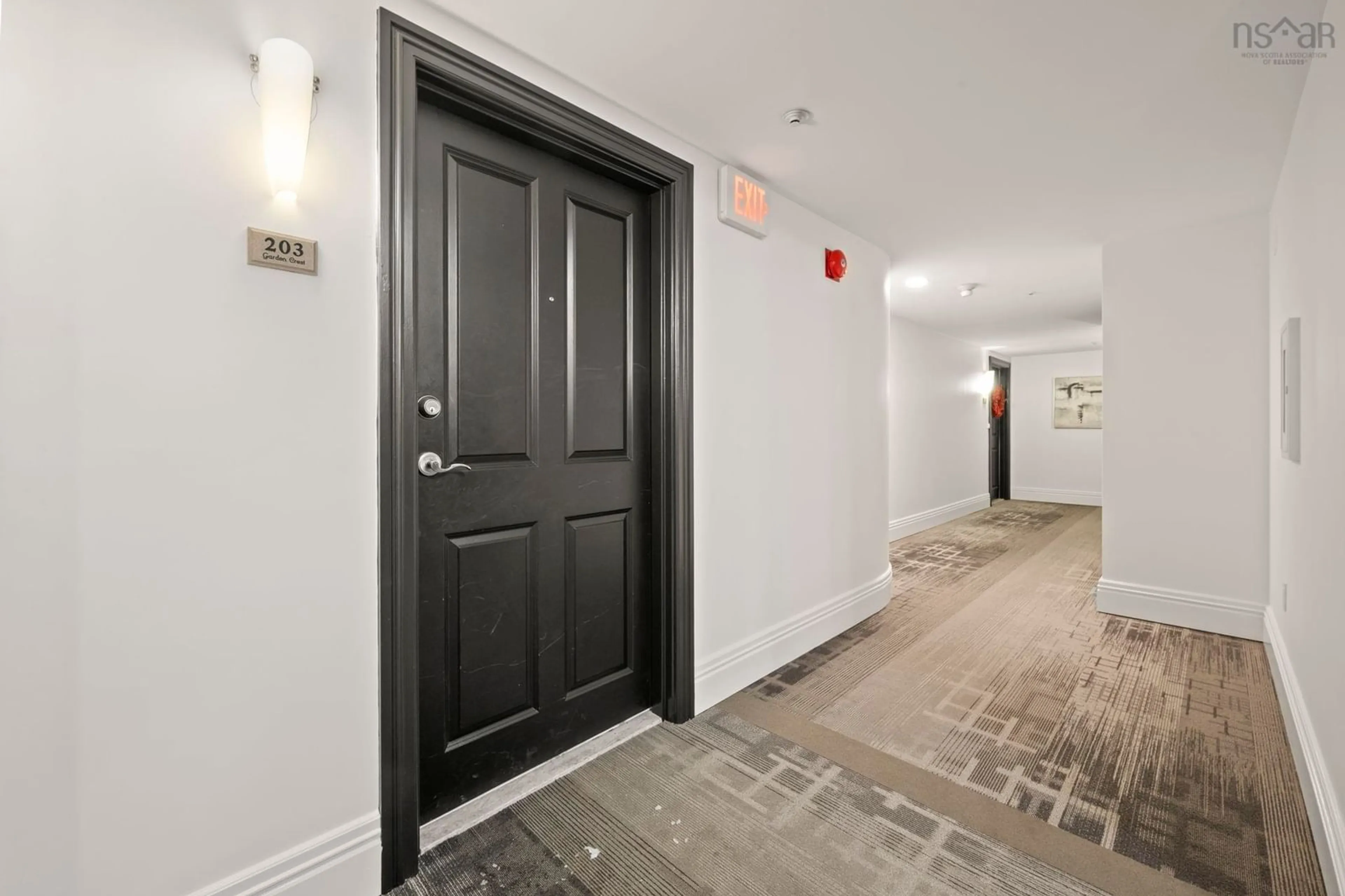 Indoor foyer for 1540 Summer St #203, Halifax Nova Scotia B3H 4R9