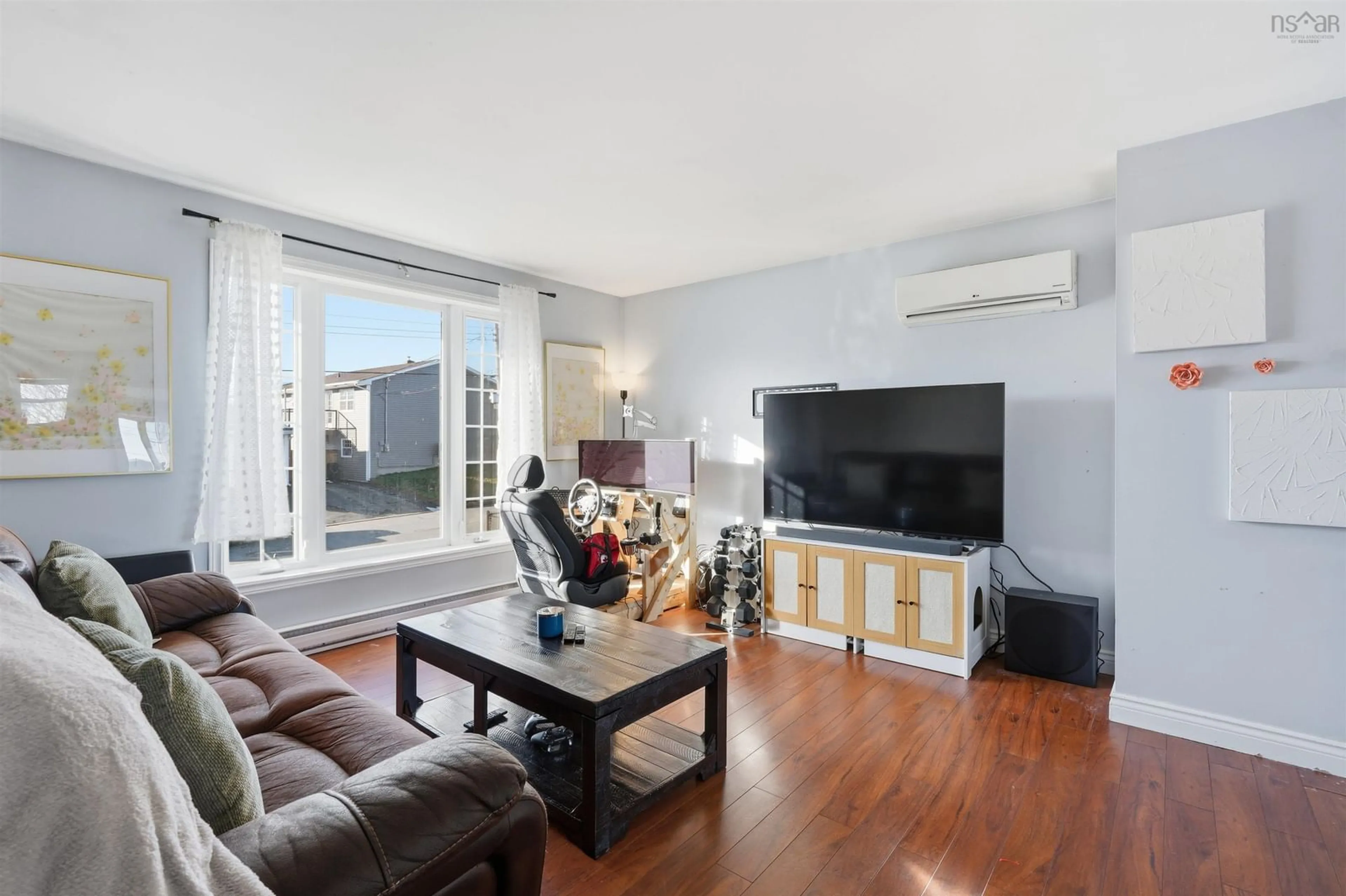 Living room with furniture, wood/laminate floor for 3 Tantling Cres, Dartmouth Nova Scotia B2W 4Y4