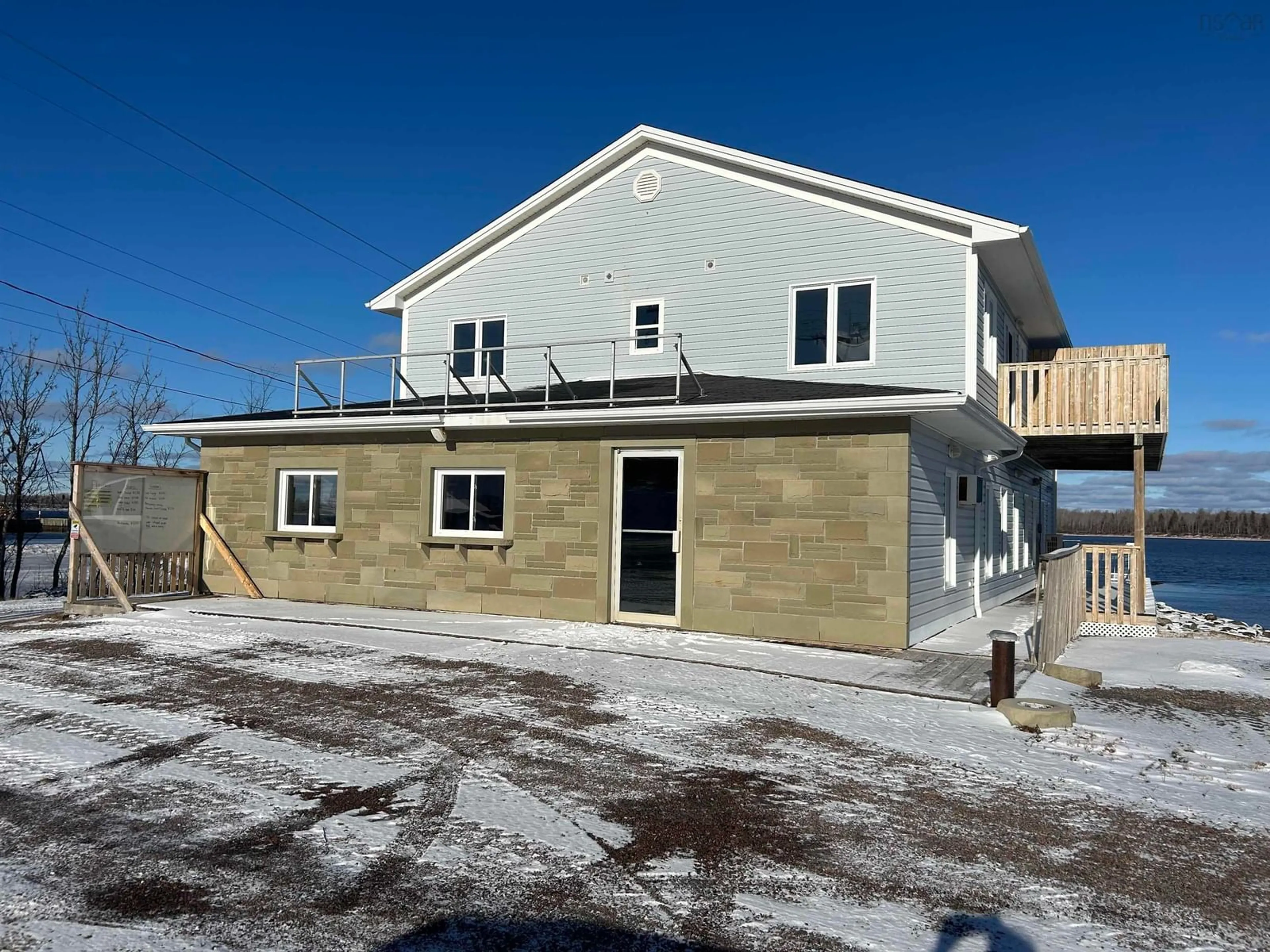 Home with vinyl exterior material, building for 13953 Highway 6, Wallace Nova Scotia B0K 1Y0