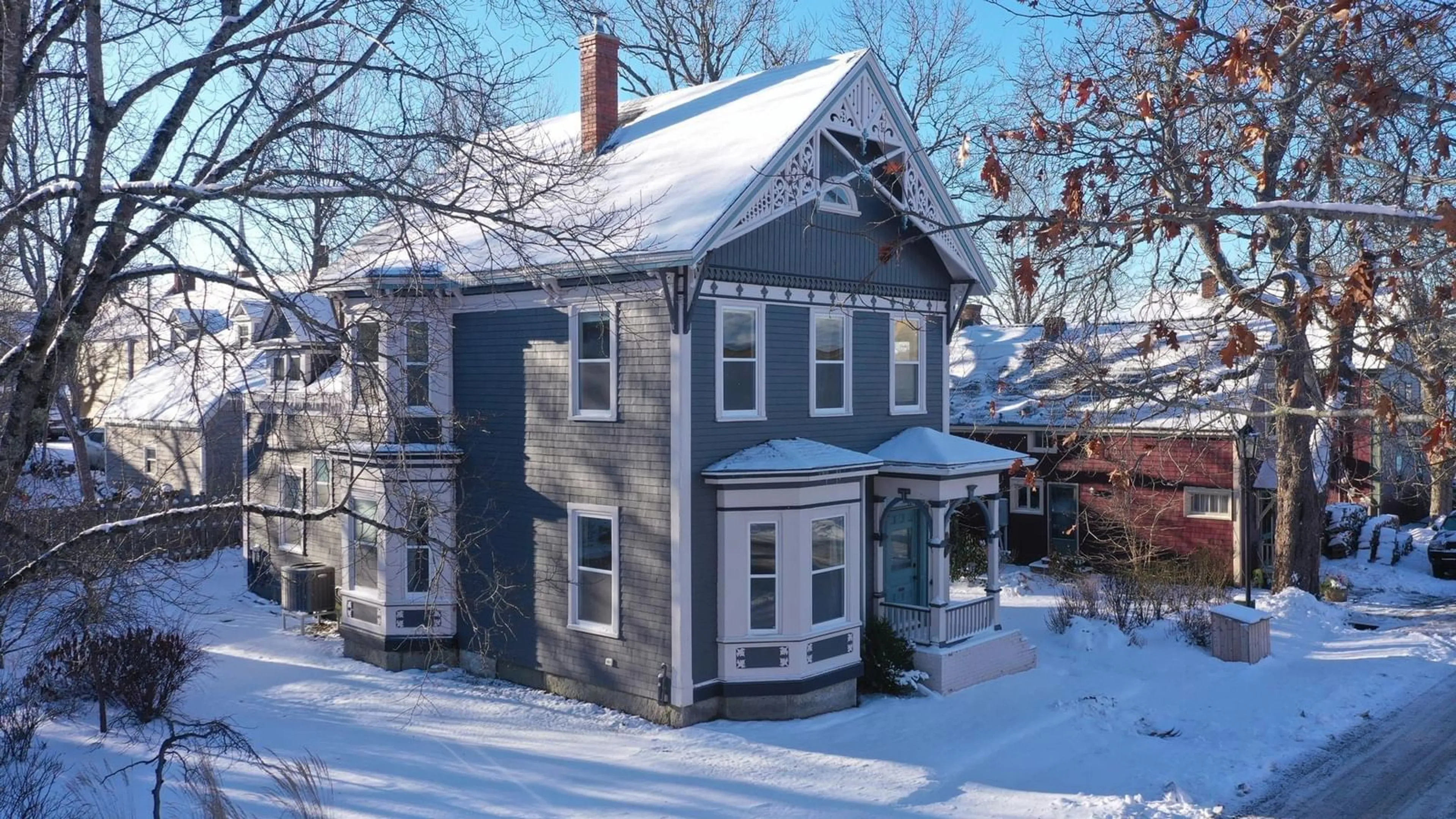 A pic from outside/outdoor area/front of a property/back of a property/a pic from drone, street for 13 John St, Shelburne Nova Scotia B0T 1W0