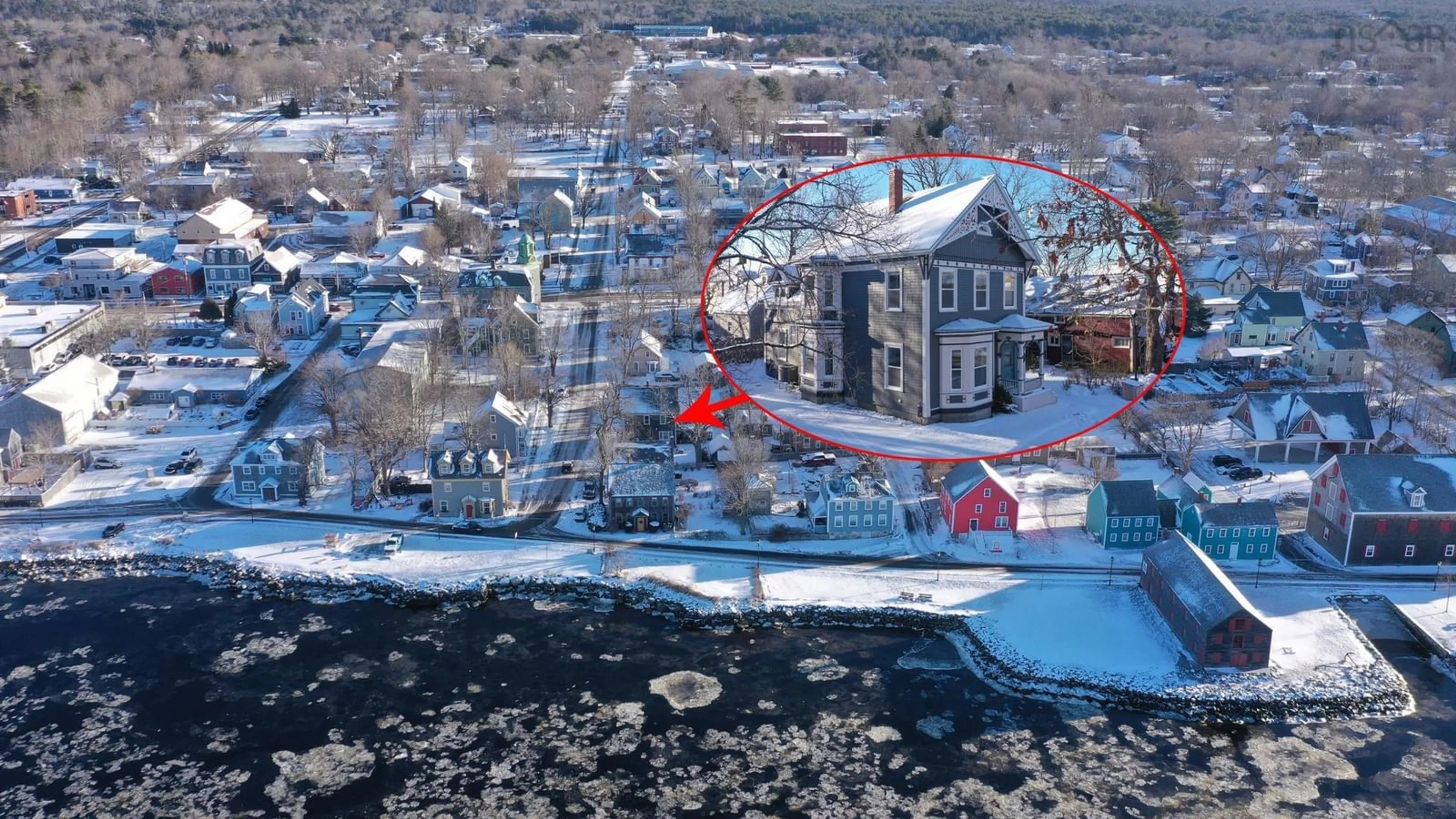 Blurry image for 13 John St, Shelburne Nova Scotia B0T 1W0