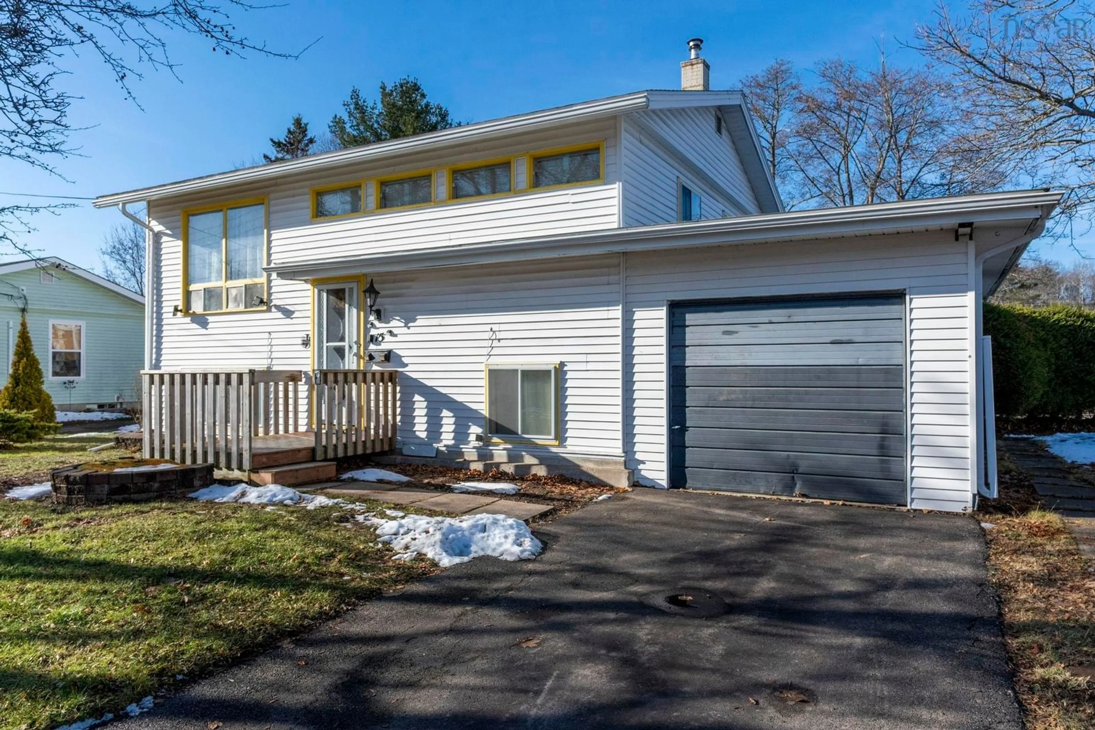 Home with vinyl exterior material, street for 15 Acadia St, Middleton Nova Scotia B0S 1P0