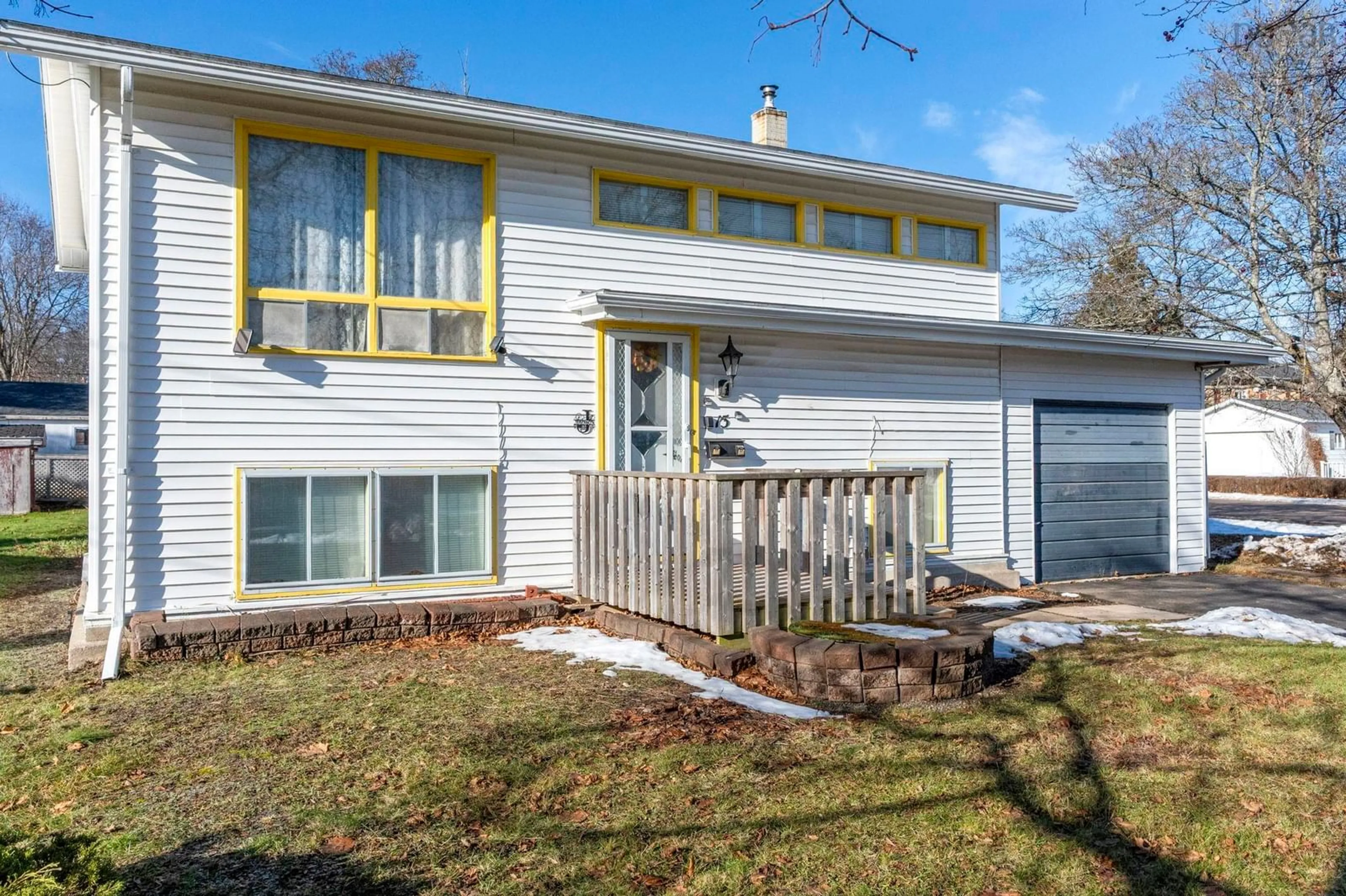 Home with vinyl exterior material, street for 15 Acadia St, Middleton Nova Scotia B0S 1P0