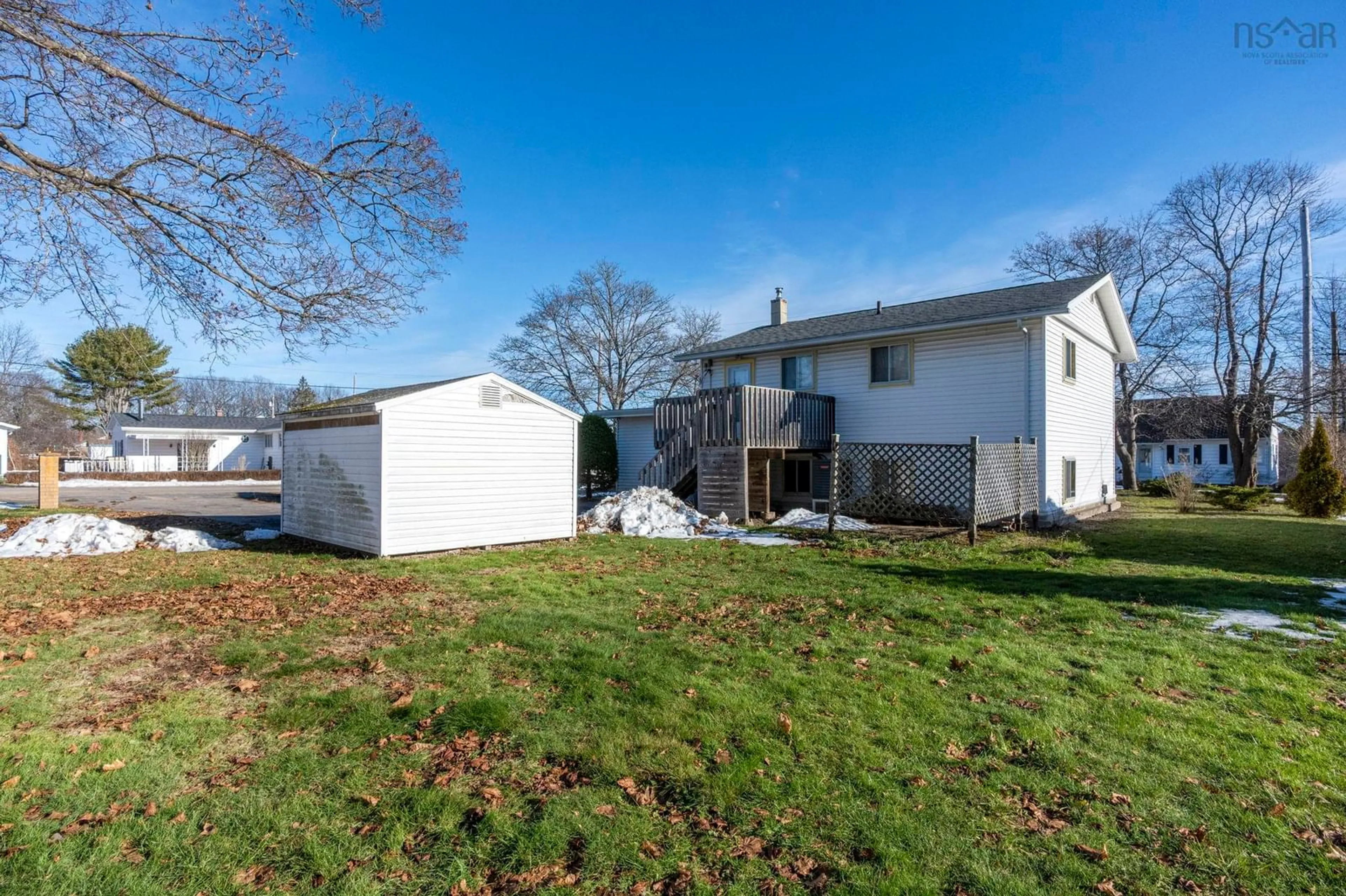 A pic from outside/outdoor area/front of a property/back of a property/a pic from drone, street for 15 Acadia St, Middleton Nova Scotia B0S 1P0