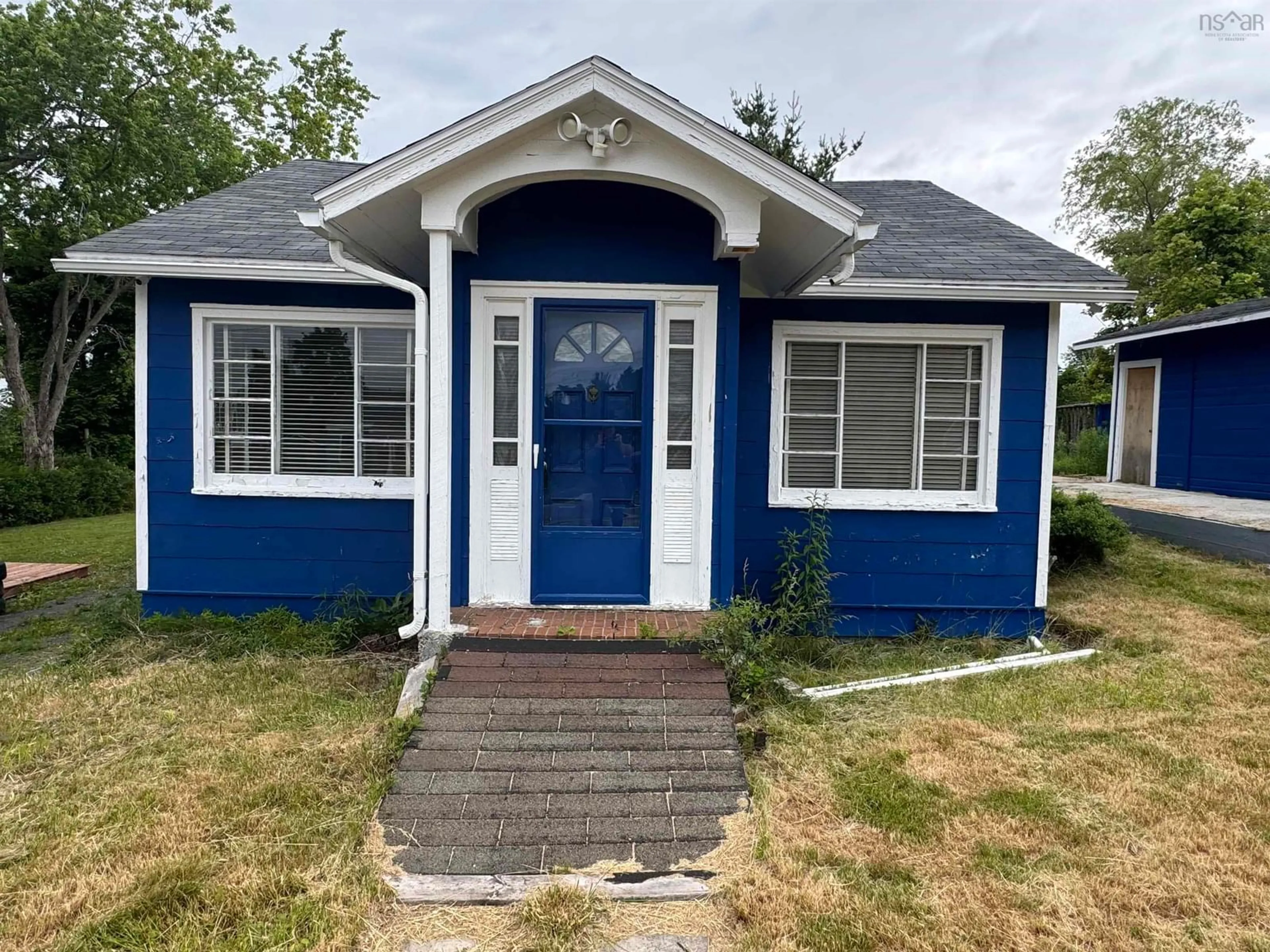 Home with vinyl exterior material, street for 42 Highland Dr, New Glasgow Nova Scotia B2H 4C5