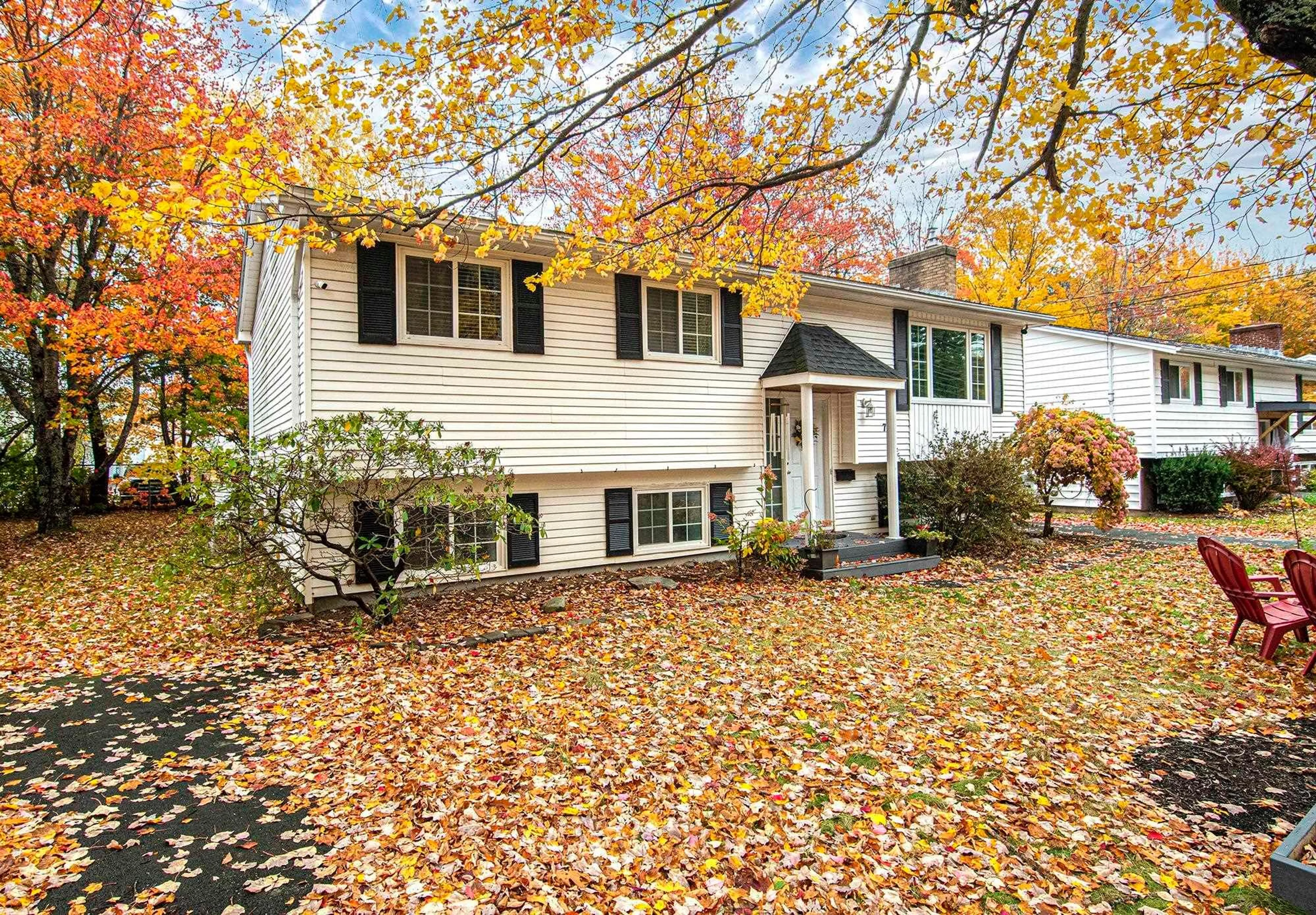 Home with vinyl exterior material, street for 73 Union St, Bedford Nova Scotia B4A 2B6
