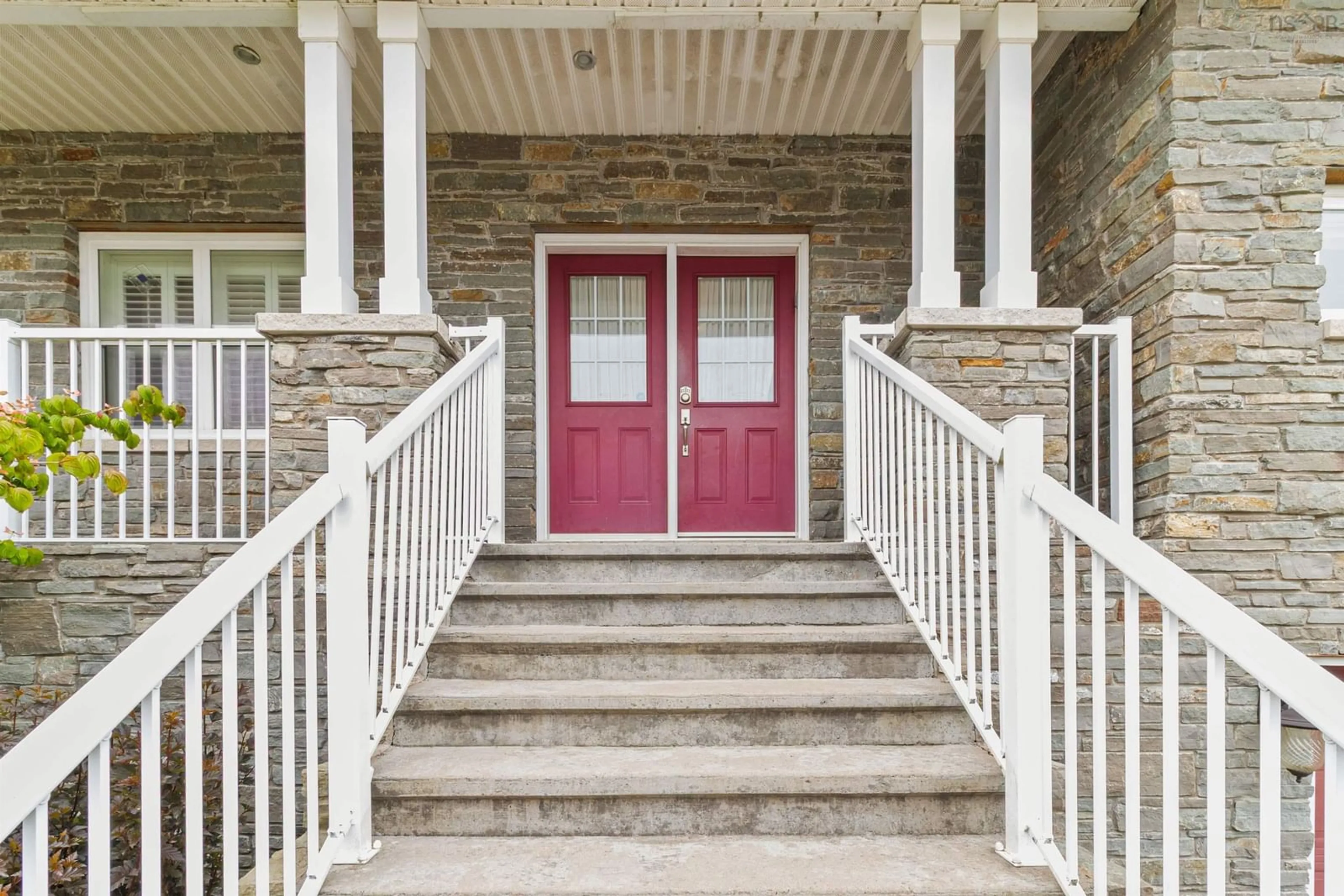 Indoor entryway for 55 Sophia St, Halifax Nova Scotia B3S 0C7