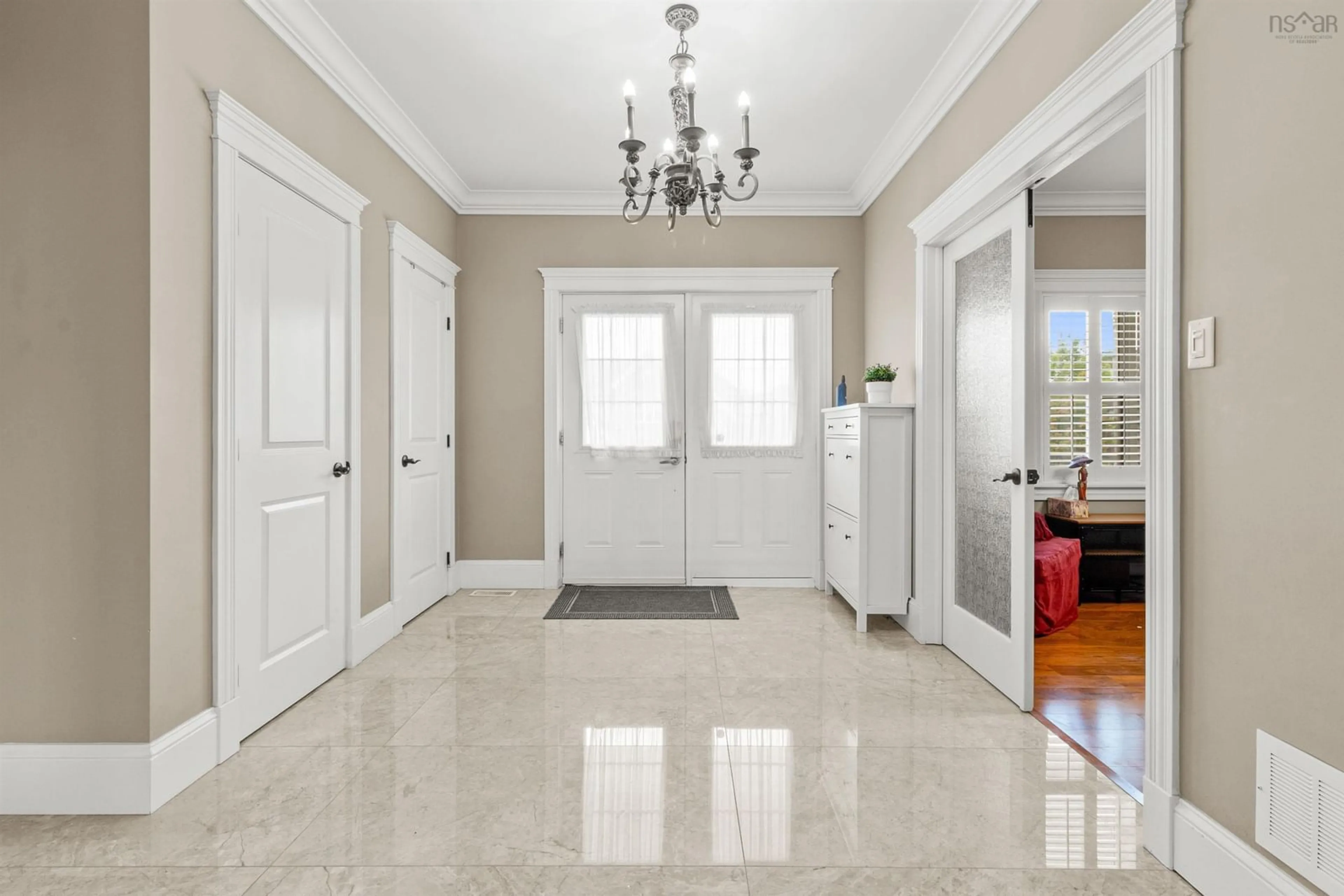 Indoor entryway for 55 Sophia St, Halifax Nova Scotia B3S 0C7