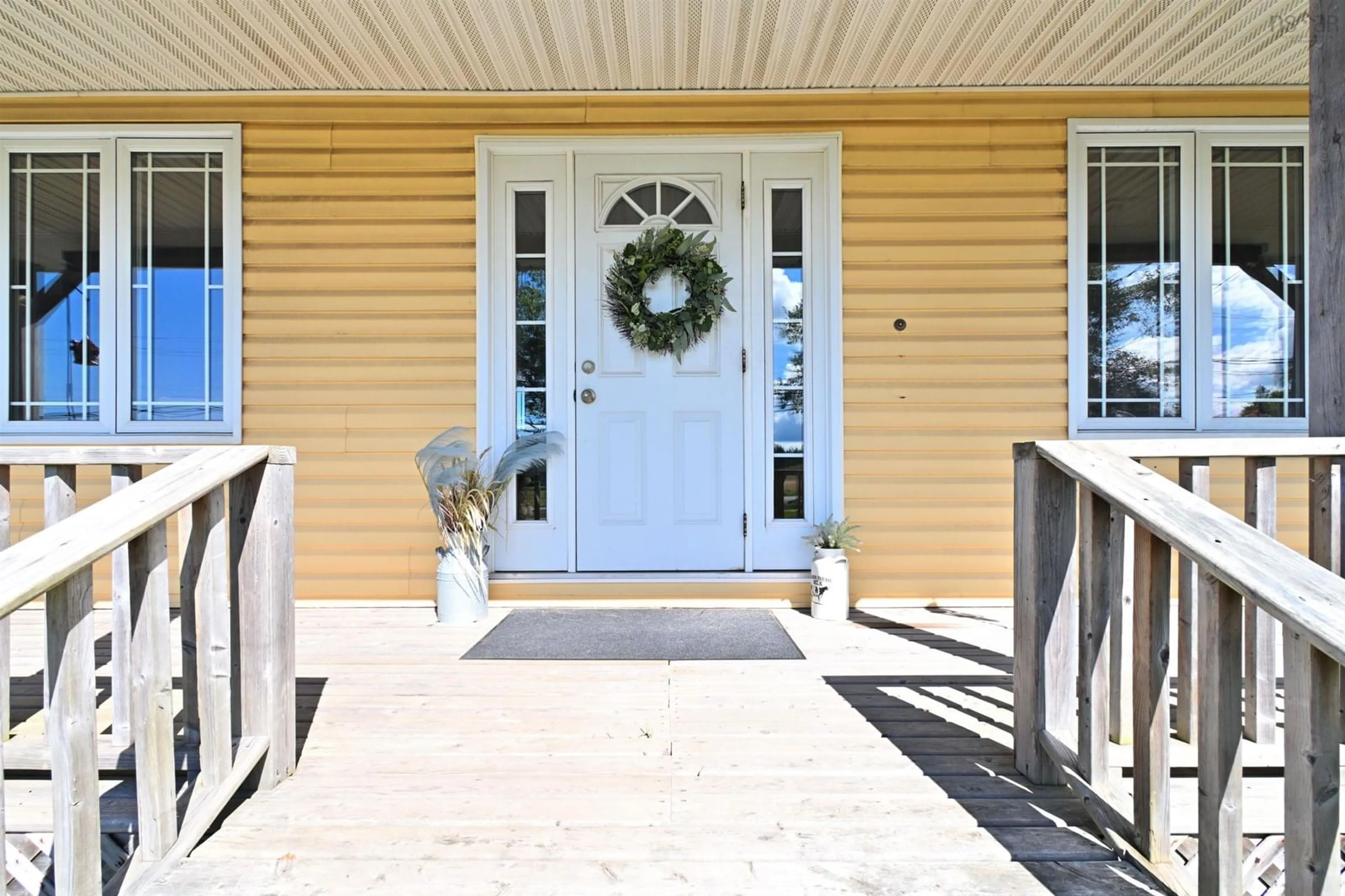 Indoor entryway for 9307 Pepperell St, St. Peter's Nova Scotia B0E 3B0