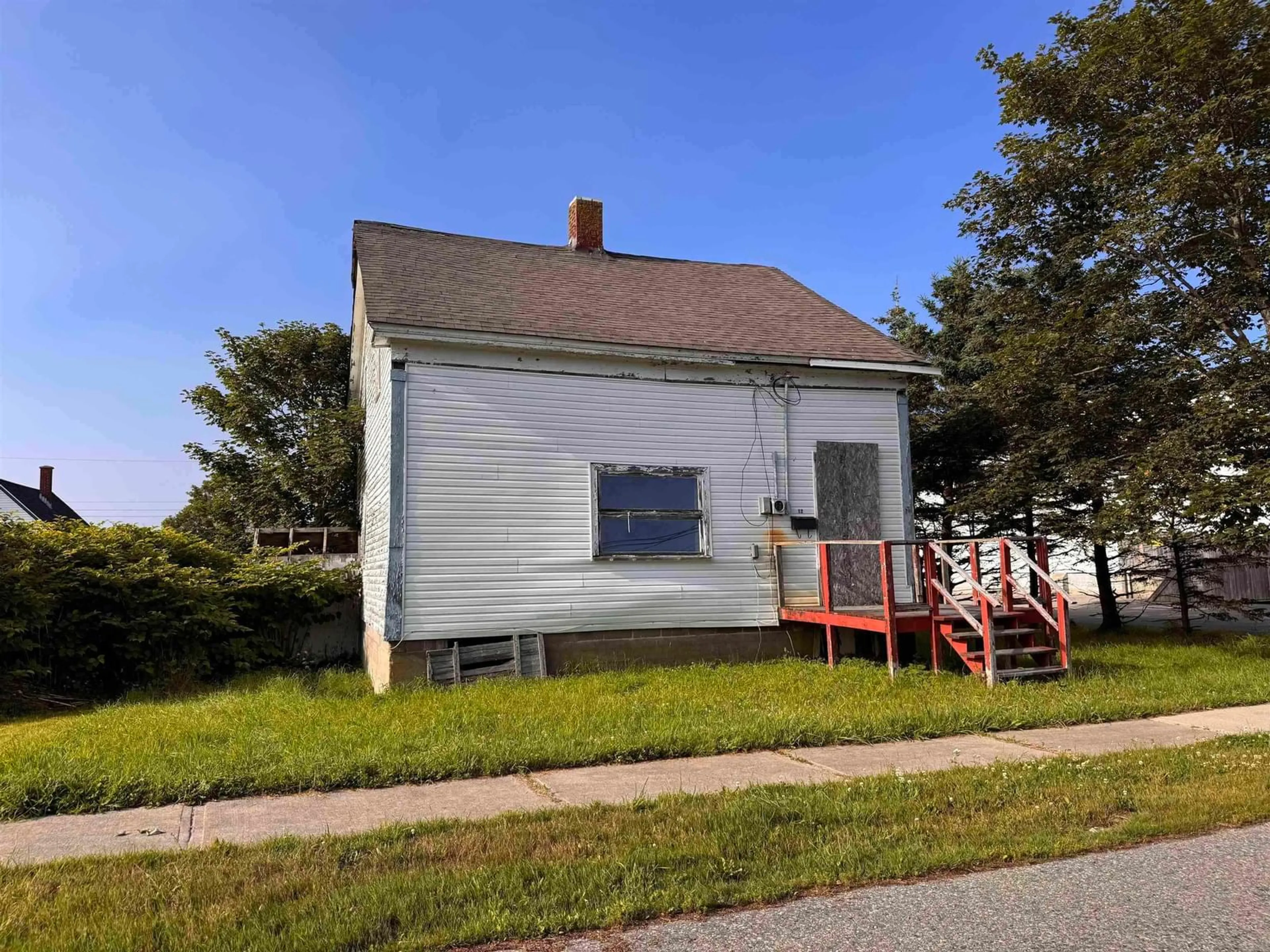 Unknown for 12 Butler St, Yarmouth Nova Scotia B5A 3Y8