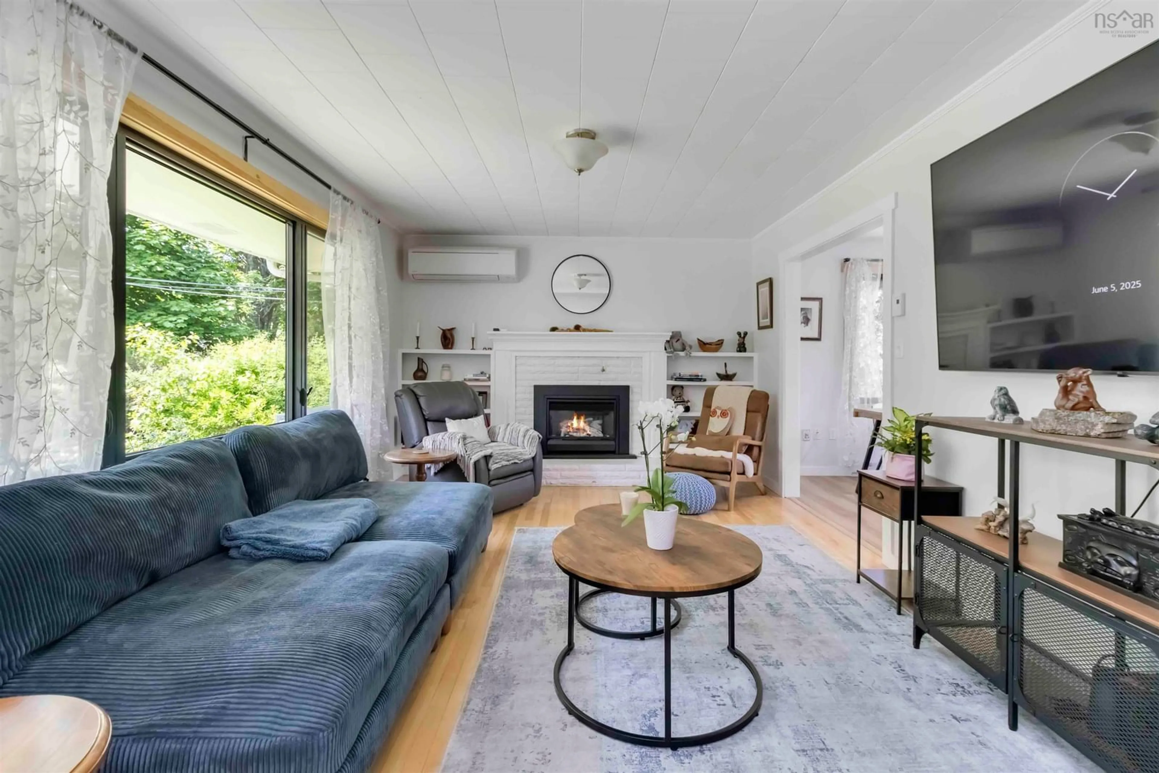 Living room with furniture, unknown for 51 Albert St, Bridgewater Nova Scotia B4V 1G7