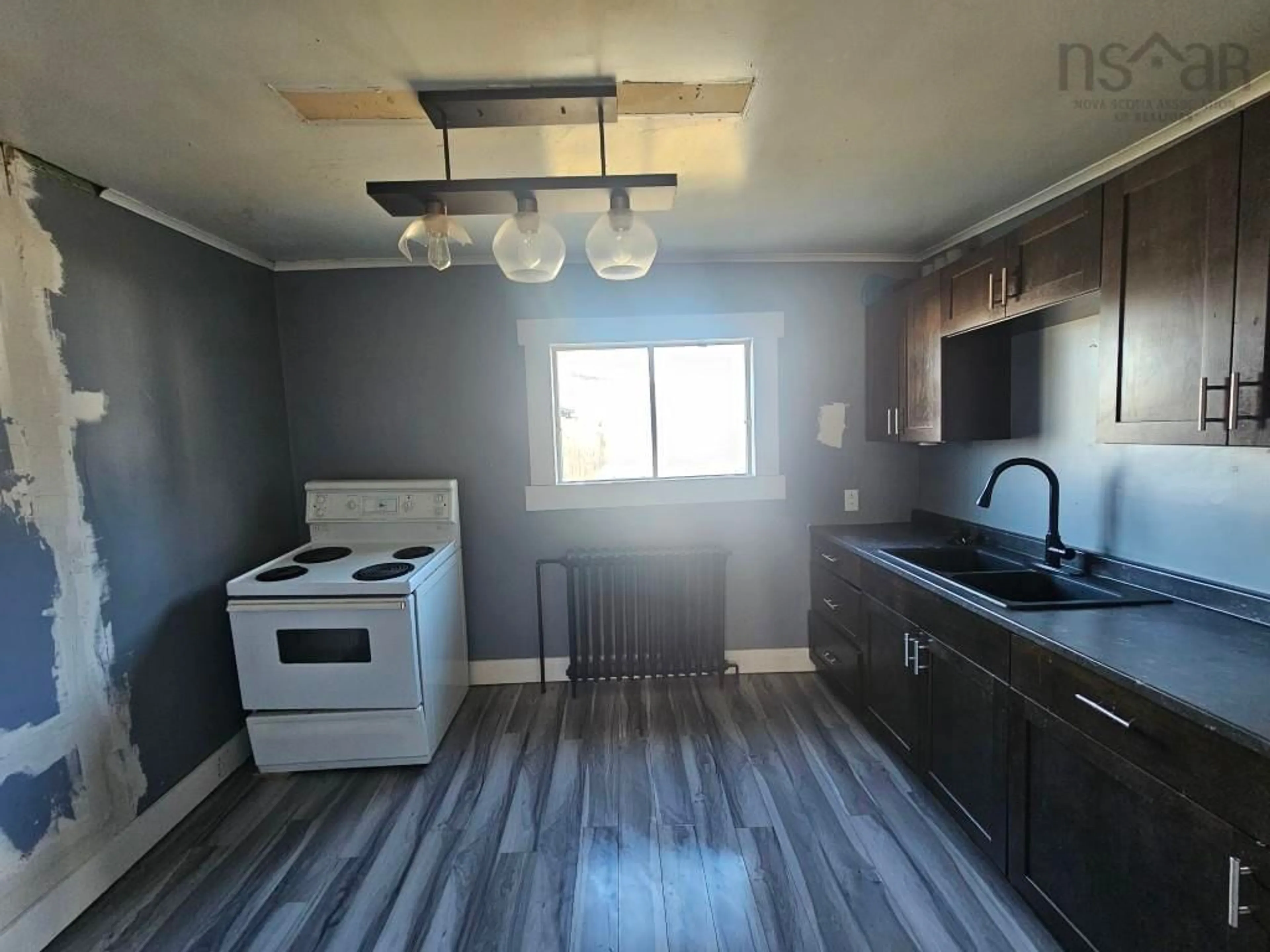 Unknown for 35 School St, Glace Bay Nova Scotia B1A 5J4