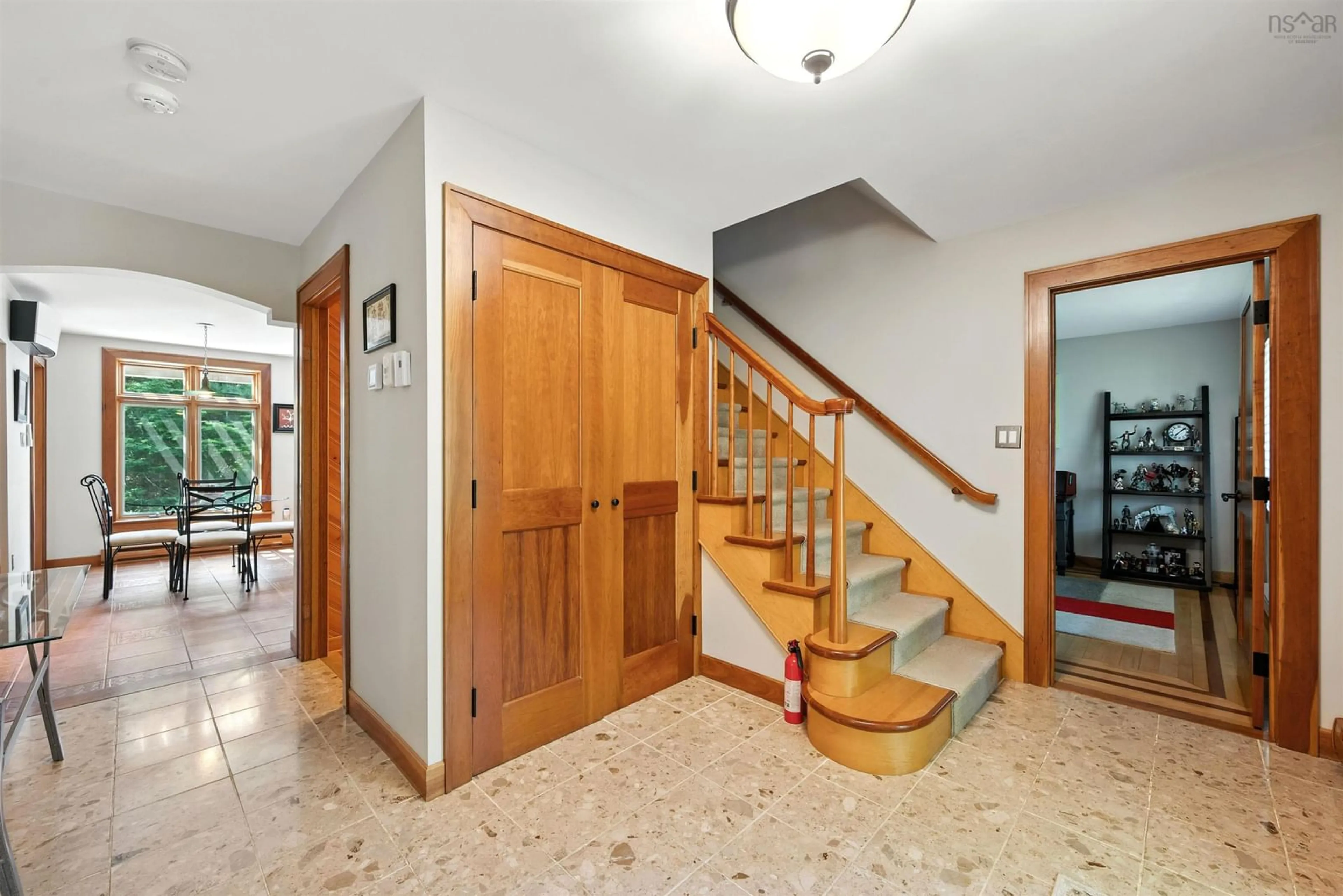 Indoor foyer for 39 Cedar St, Stellarton Nova Scotia B0K 1S0