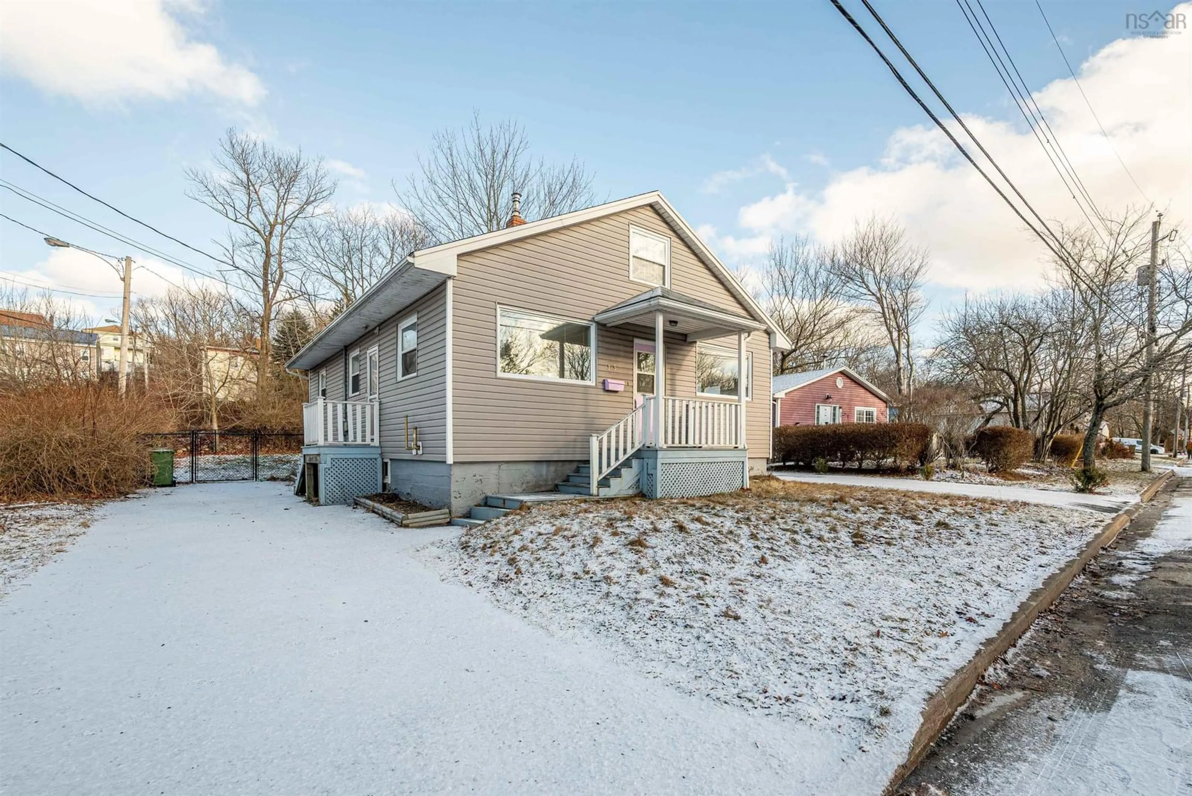 A pic from outside/outdoor area/front of a property/back of a property/a pic from drone, street for 13 Franklyn St, Dartmouth Nova Scotia B2W 1B6